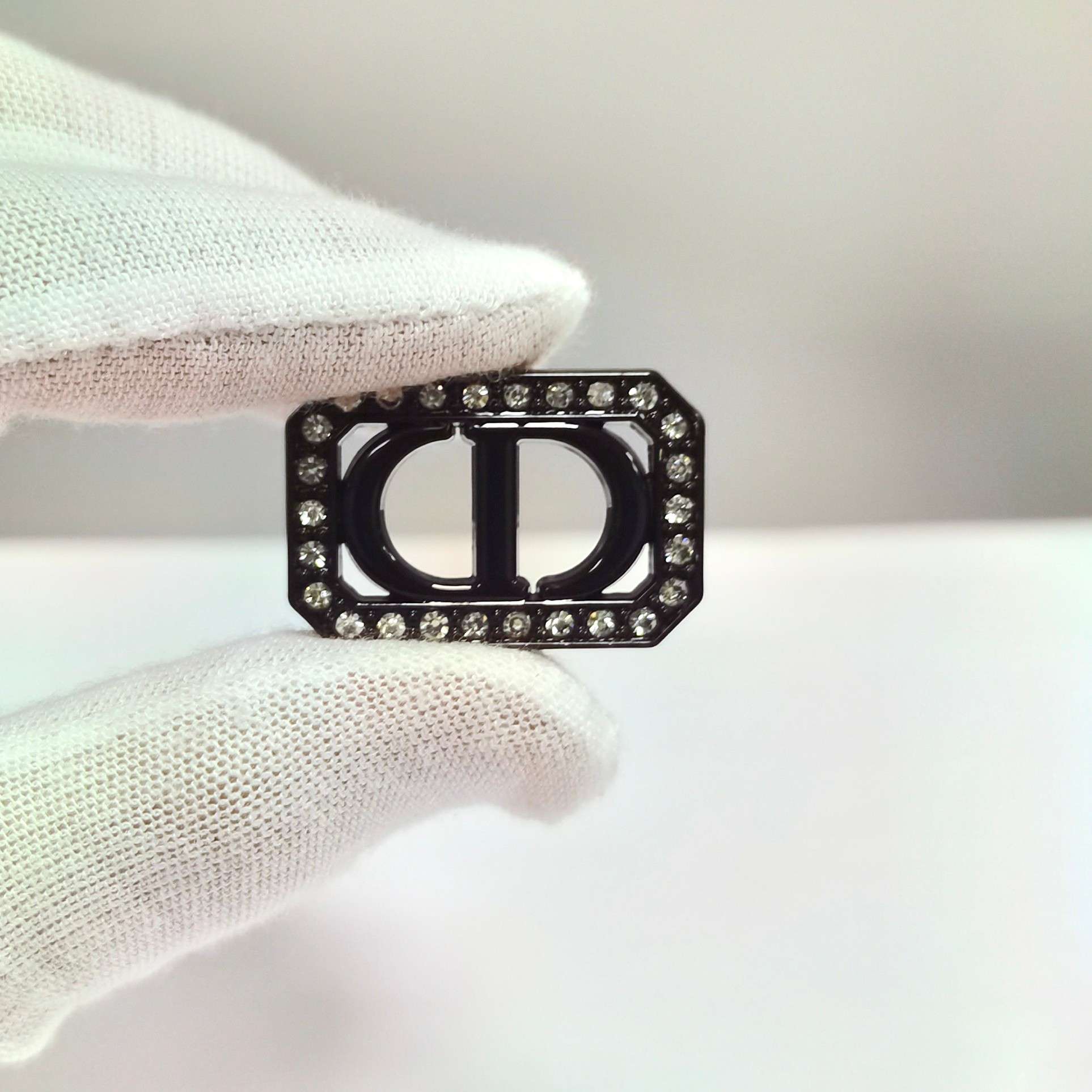 CD-Sign  Square Shape With Diamonds 30MM*20MM