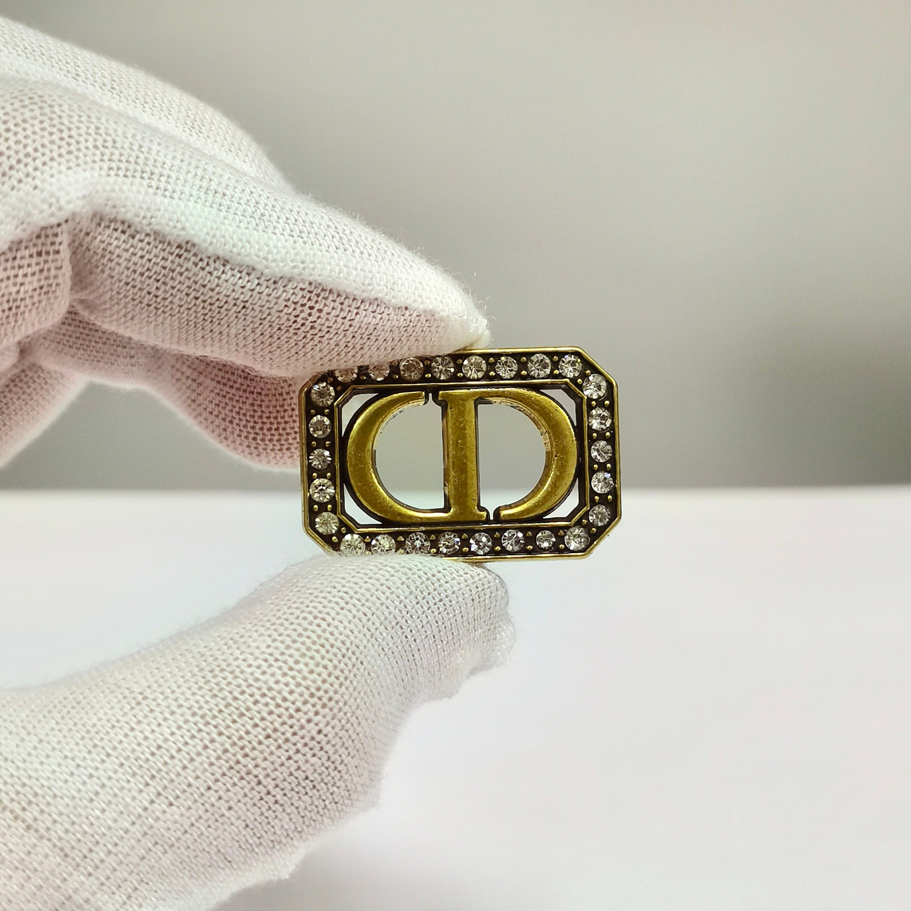 CD-Sign  Square Shape With Diamonds 30MM*20MM