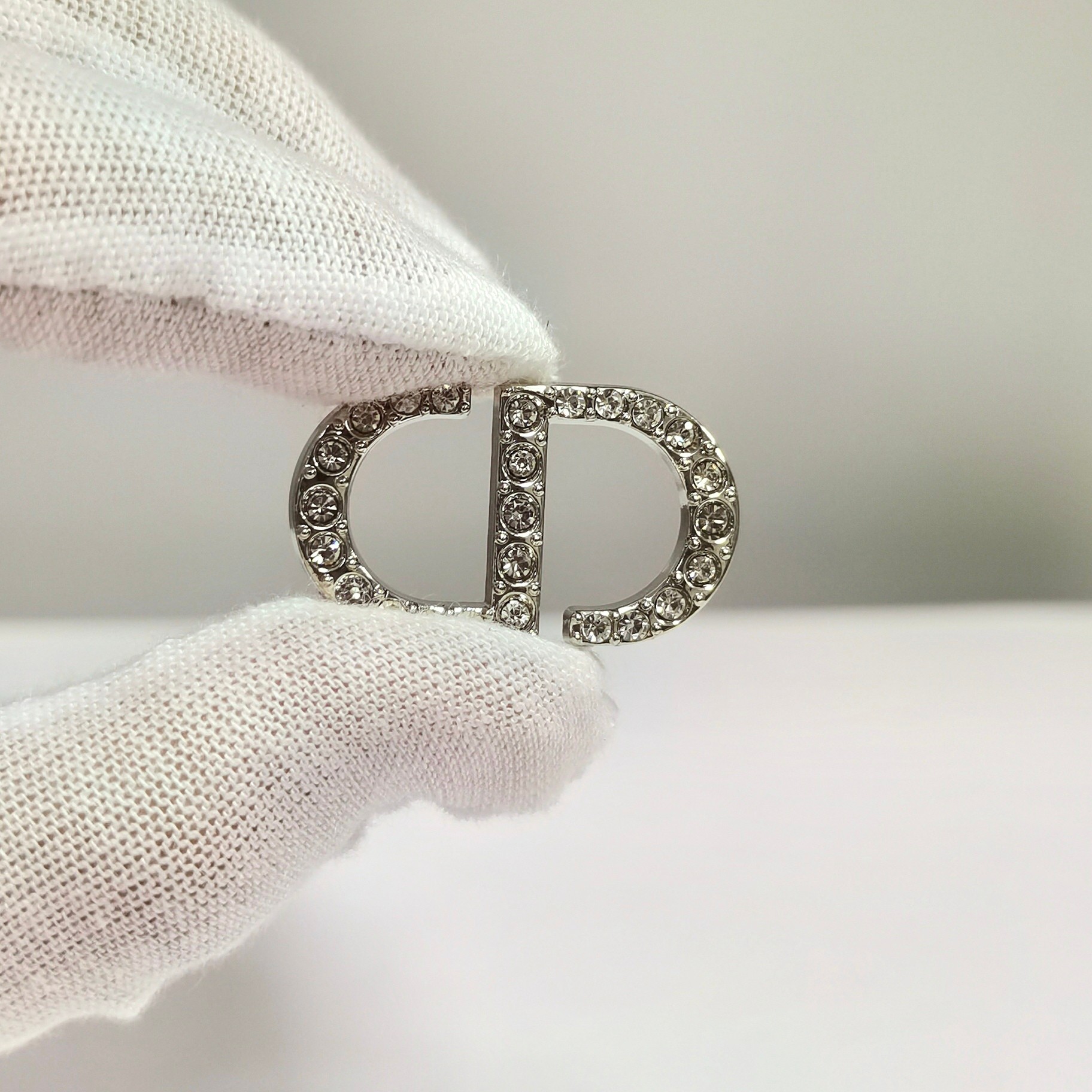 CD-Sign Shape With Diamonds 30MM*12MM