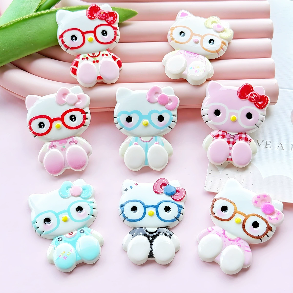 10 PCS 1 pack MIXED Hello Kitty wearing glasses 44MM*35MM
