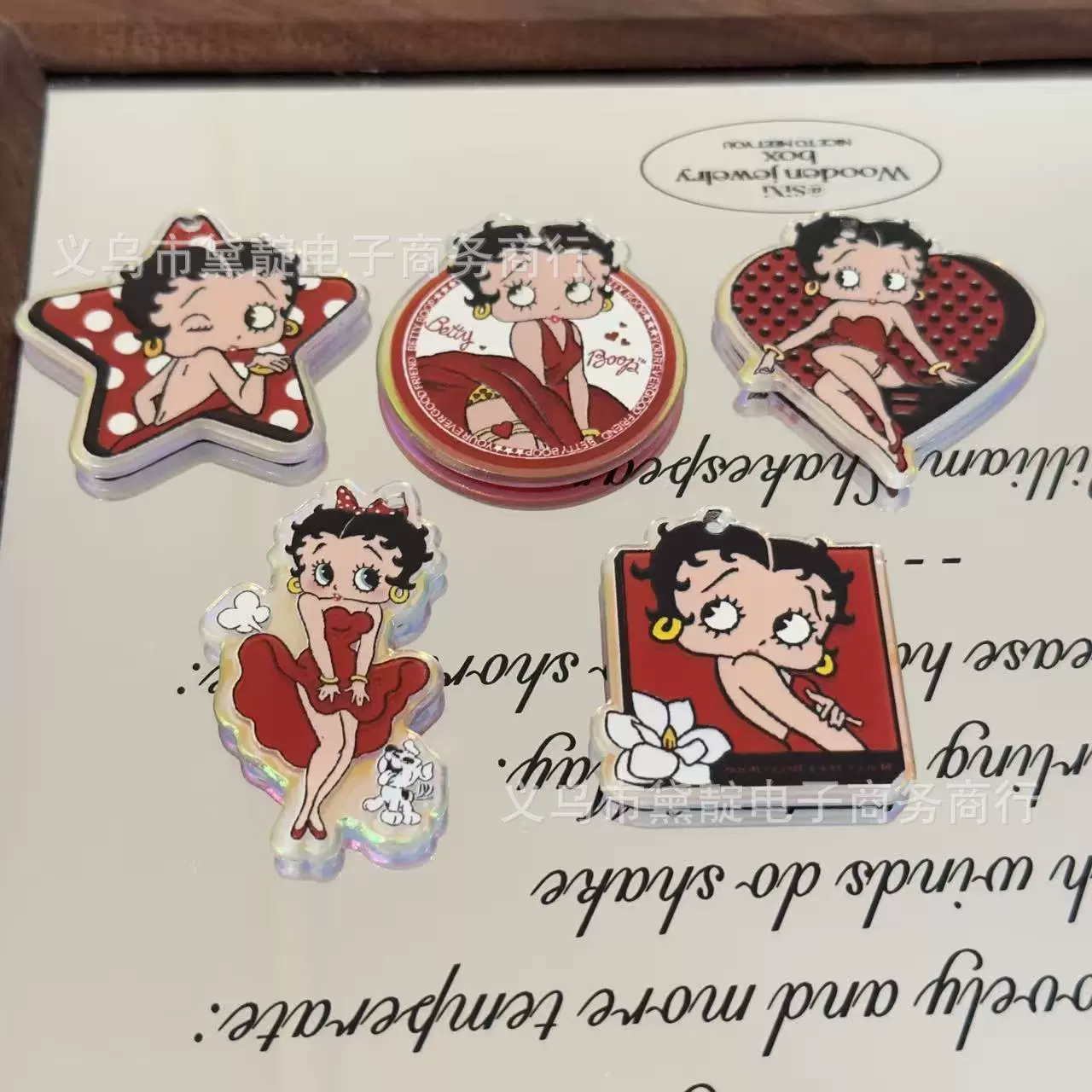 A set of 5-piece BETTY acrylic signs 35MM*35MM