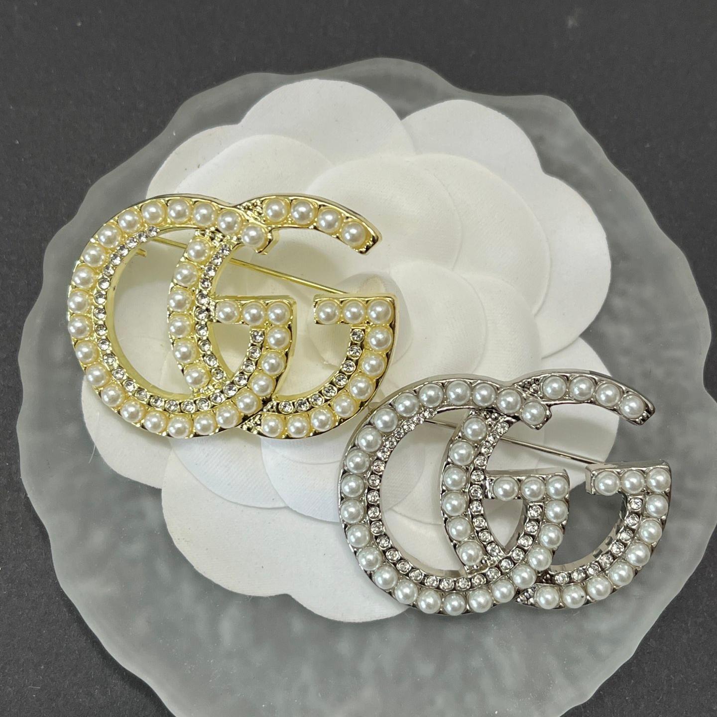 GG covered in tiny pearls 42MM*30MM