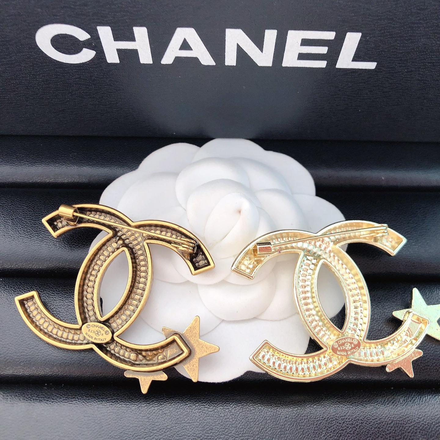 CC with a diamond-studded five-pointed star 60MM*45MM