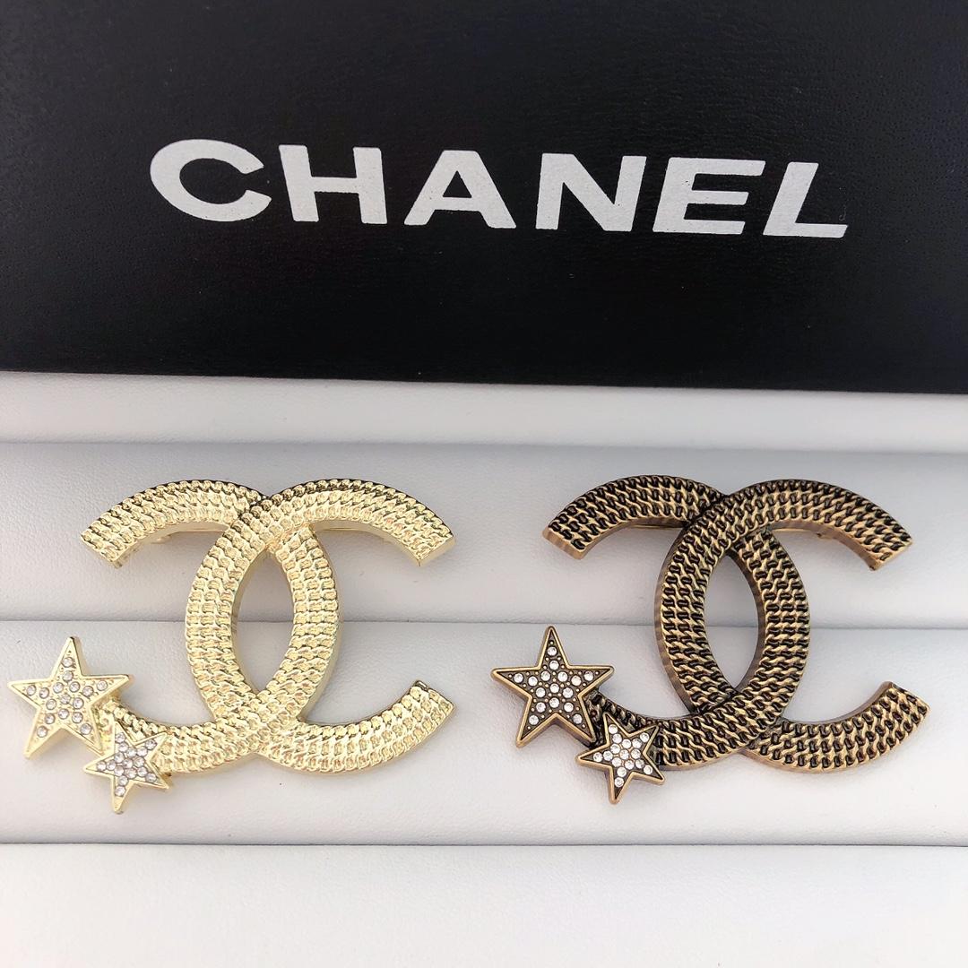 CC with a diamond-studded five-pointed star 60MM*45MM