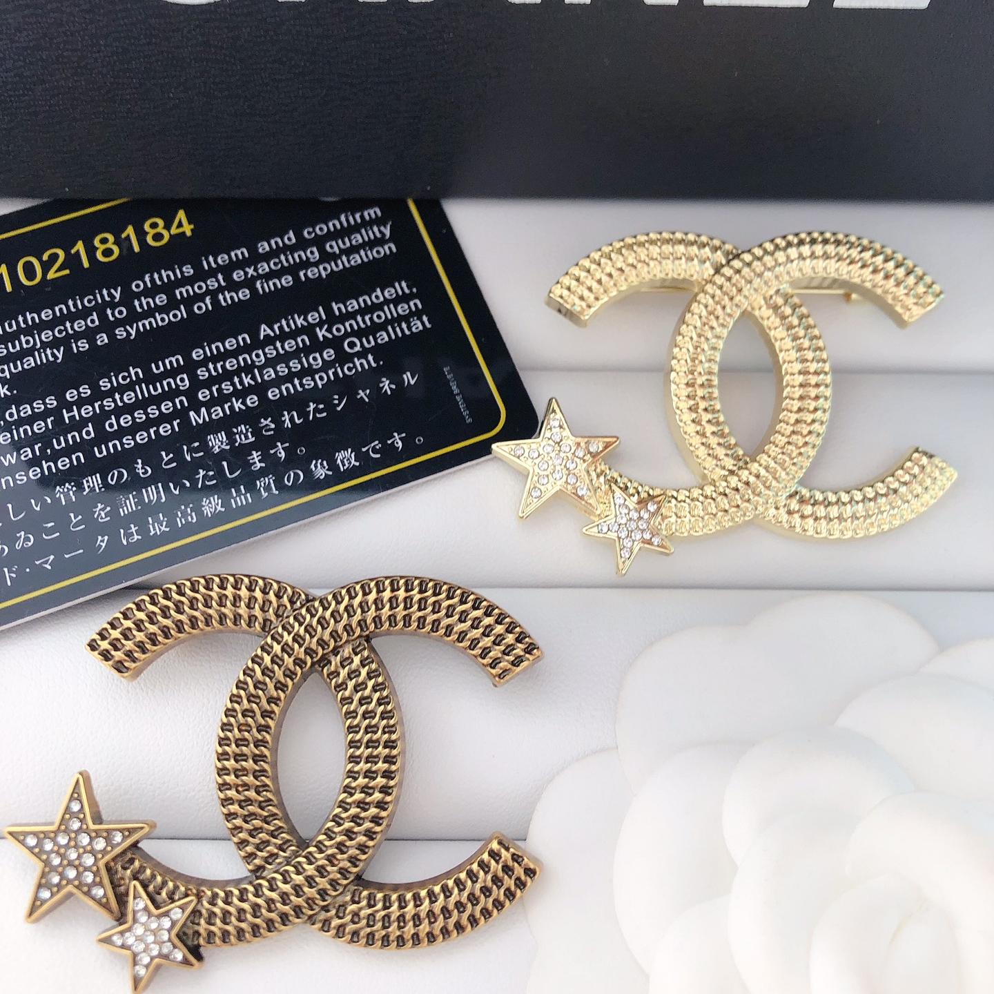 CC with a diamond-studded five-pointed star 60MM*45MM