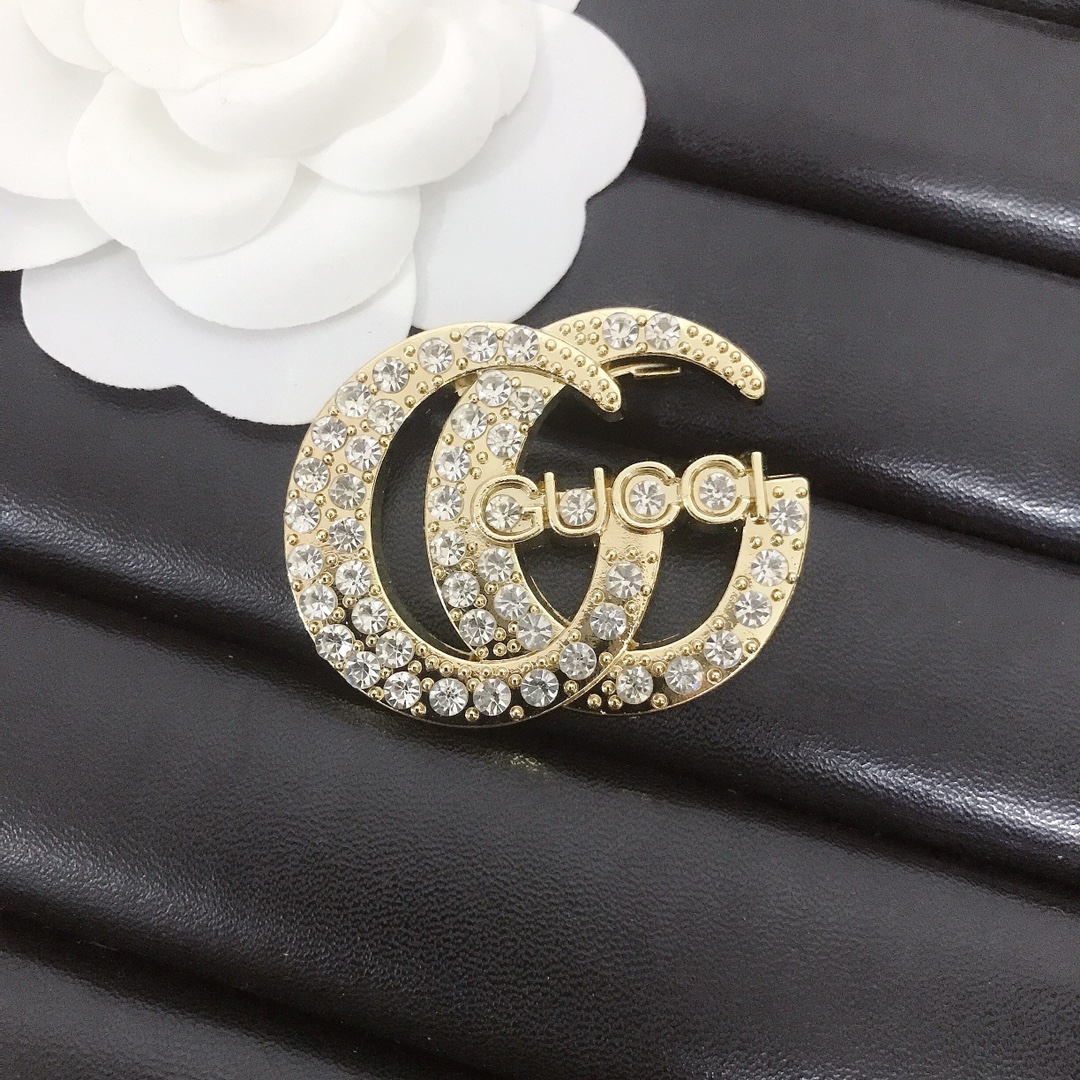 Full-Diamond Metal GG, with GG in the center 45MM*35MM