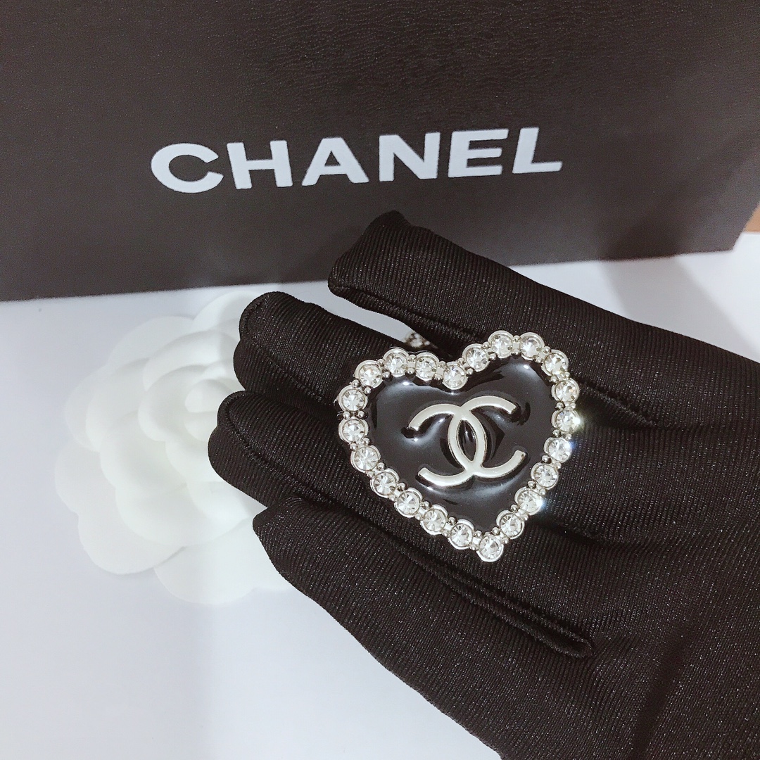C-Love Shape With Diamonds 40MM*40MM