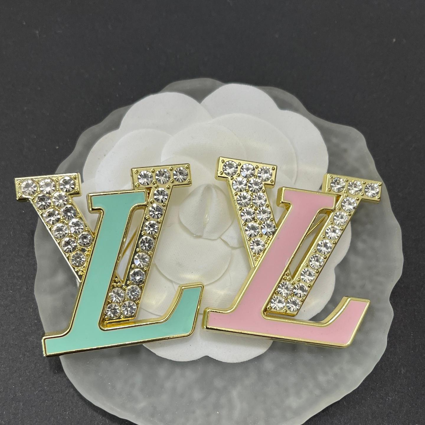 L-With diamonds and letter with color 40MM*40MM