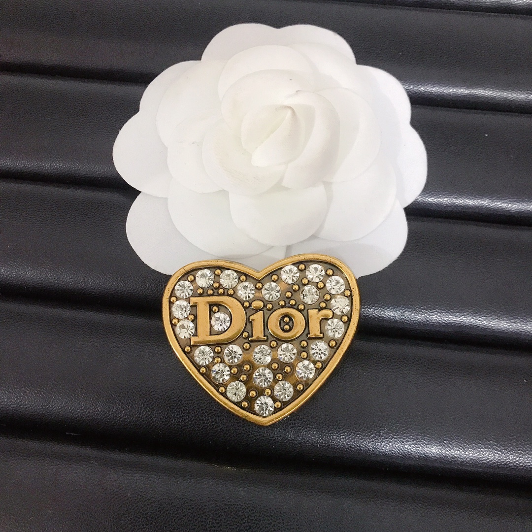 DR-Love Shape With diamonds 40MM*38MM