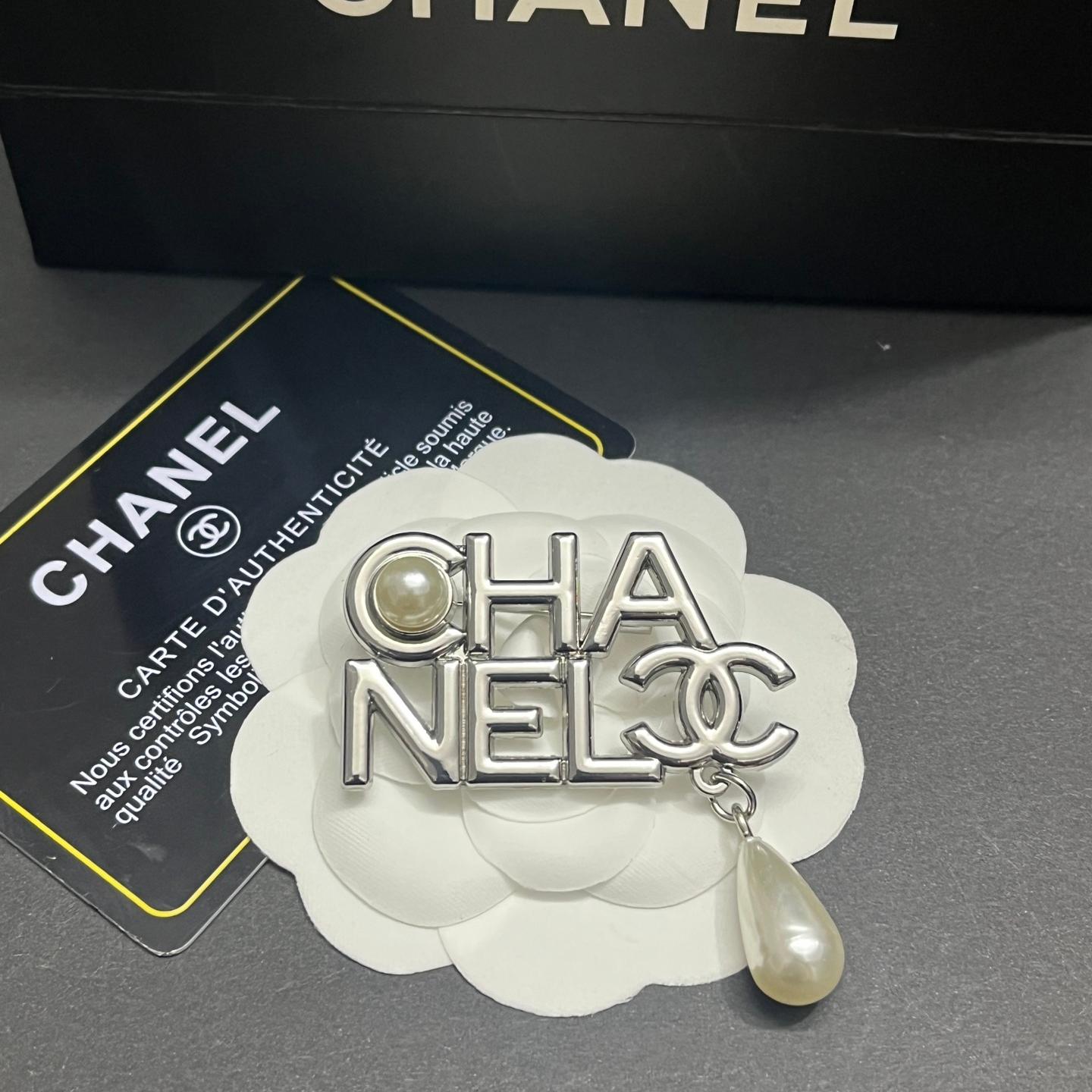 C-Metal Signage With Pearls 50MM*30MM