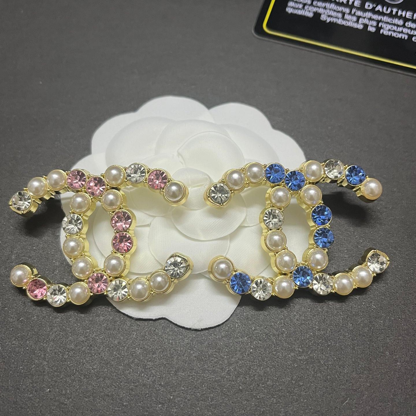 CC-With pearls and Color diamond 42MM*36MM