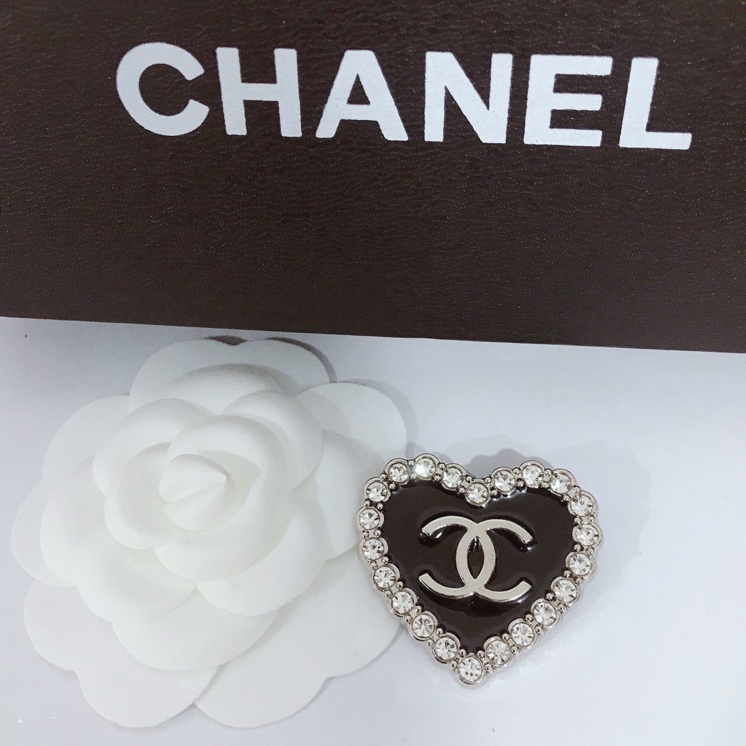 C-Love Shape With Diamonds 40MM*40MM