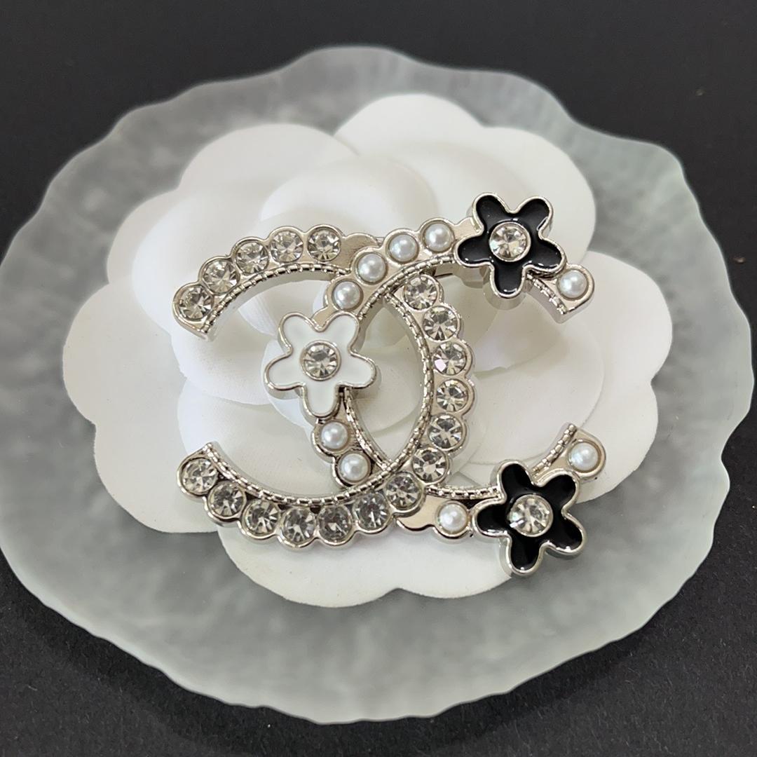 CC-With flower and diamonds 47MM*42MM