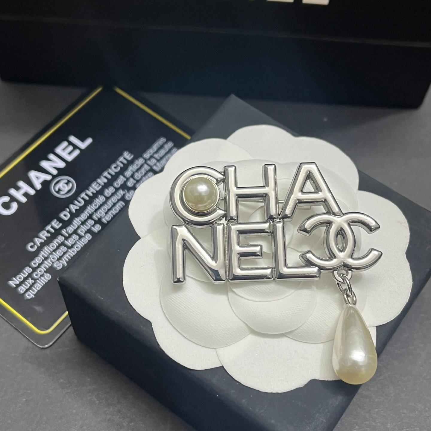 C-Metal Signage With Pearls 50MM*30MM