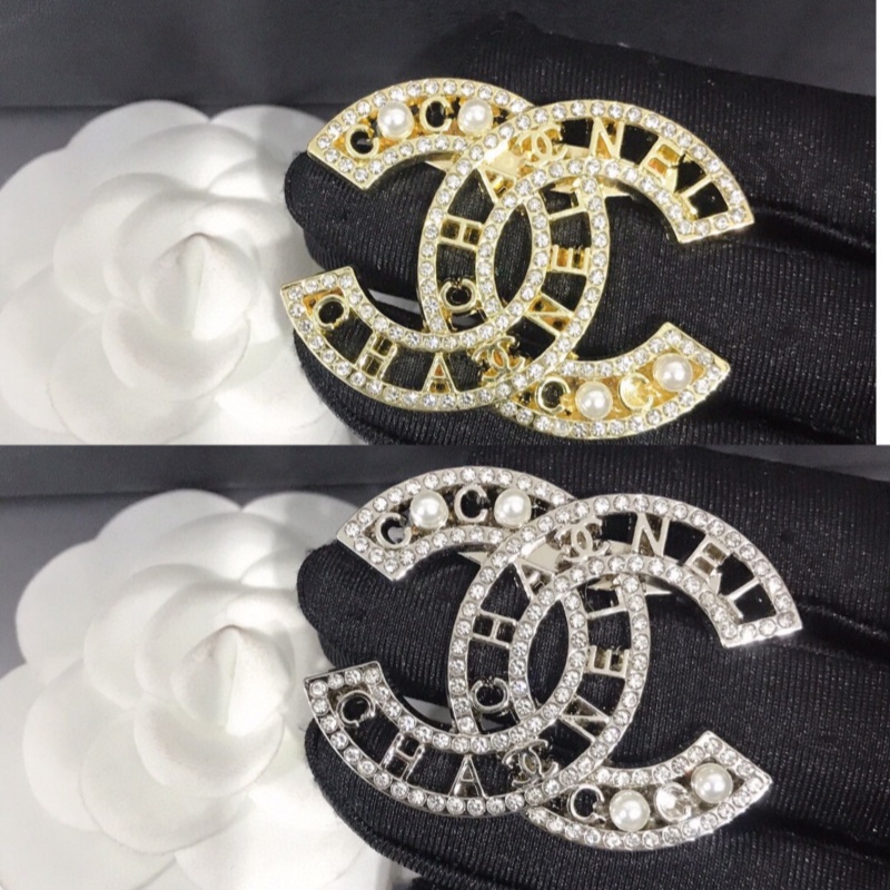 C-Double C With  diamonds And Pearl 50MM*40MM