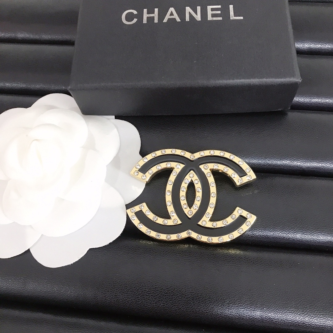 CC-Metal Signage With Diamonds 48MM*35MM