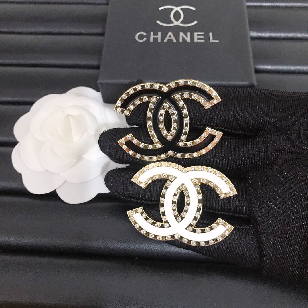 CC-Metal Signage With Diamonds 48MM*35MM