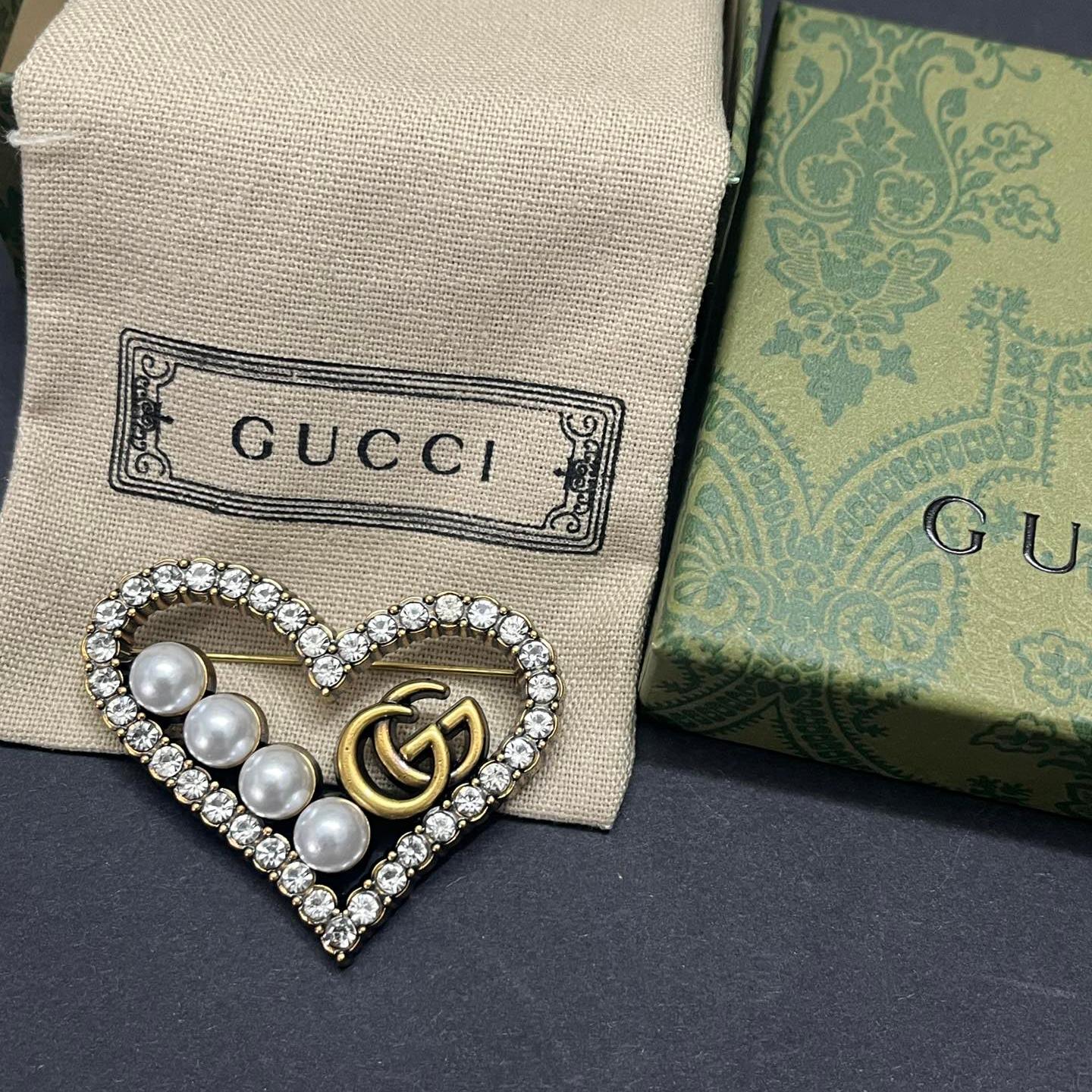 GG- Love Shape With Diamonds and pearls 46MM*40MM