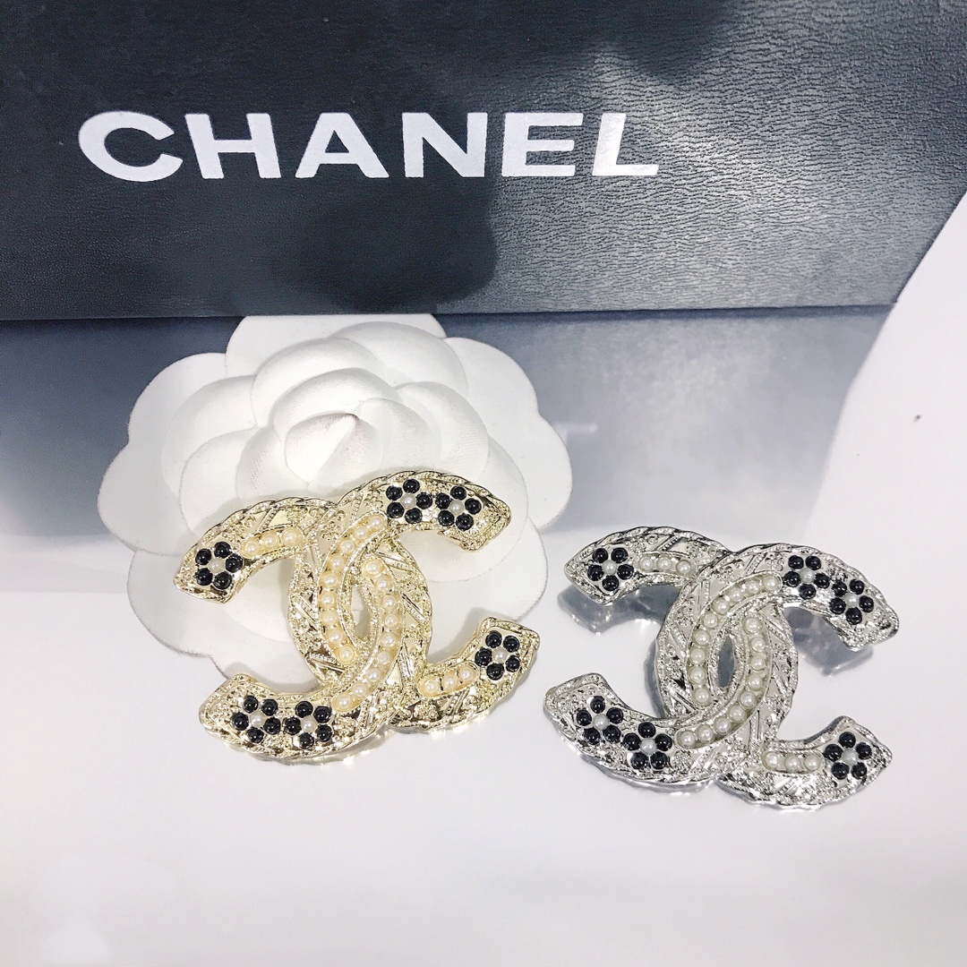 CC-With black flower and pearls 50MM*36MM