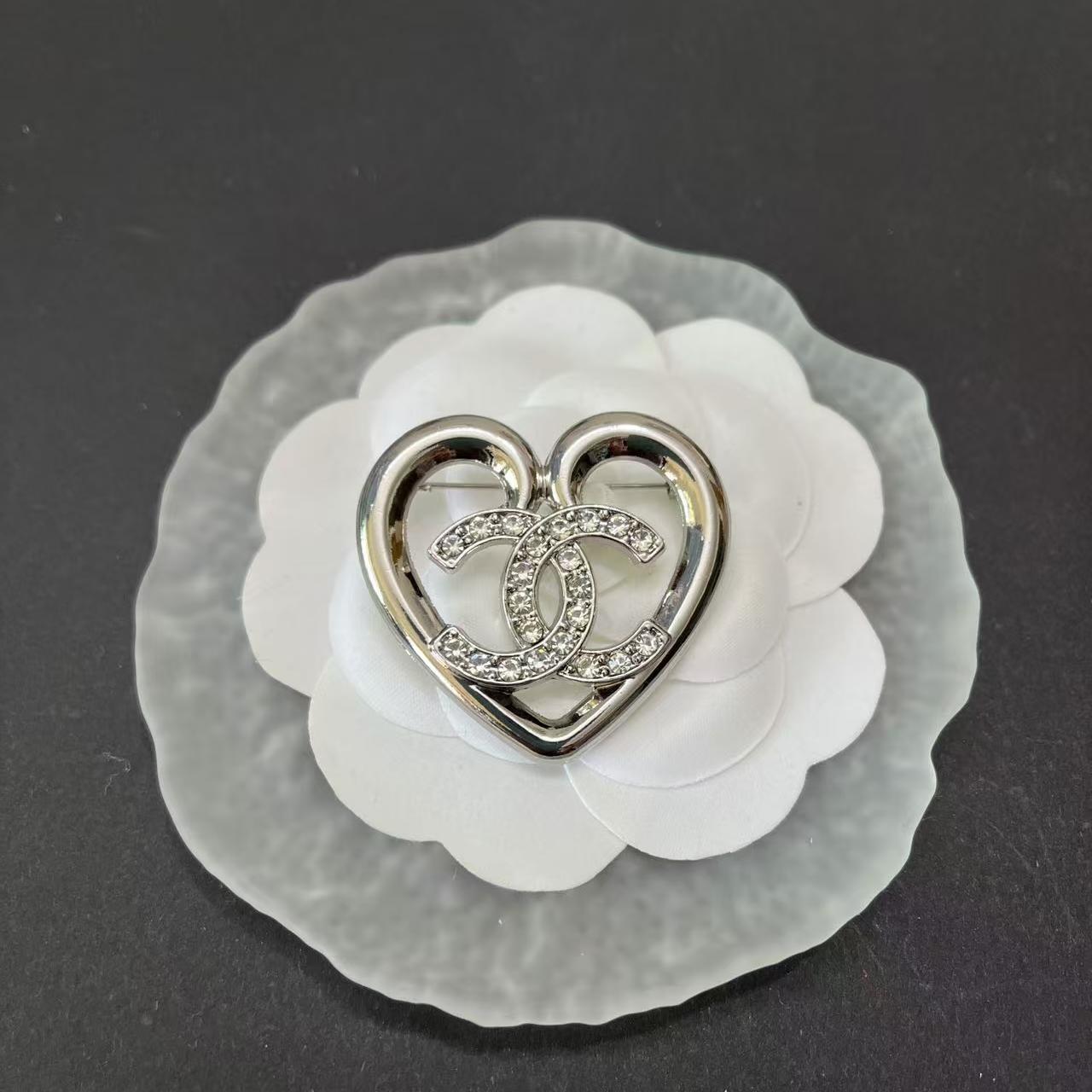 CC-Love Shape With diamond 40MM*40MM