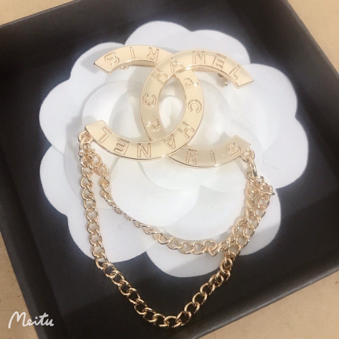 CC-Metal Signage With Letter and chain 45MM*31MM