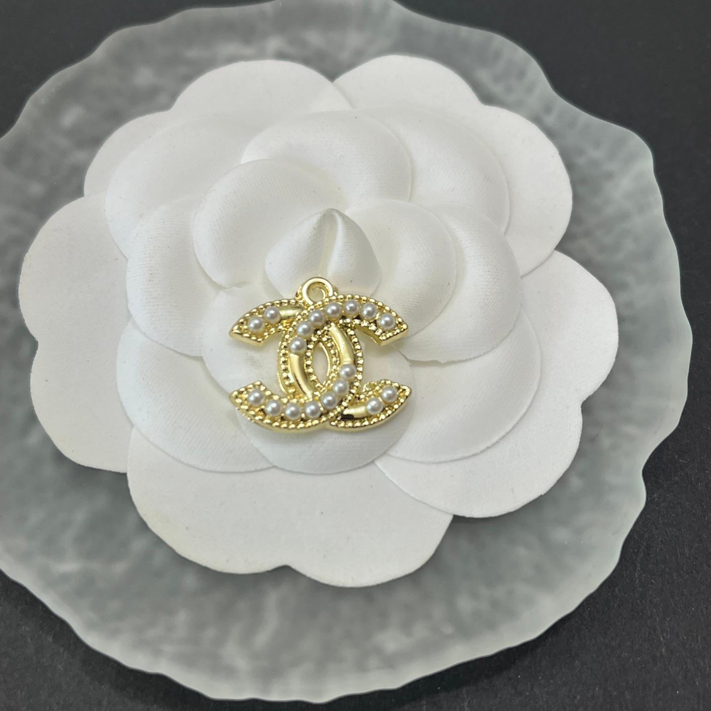 CC-Surface-applied pearl 21MM*19MM