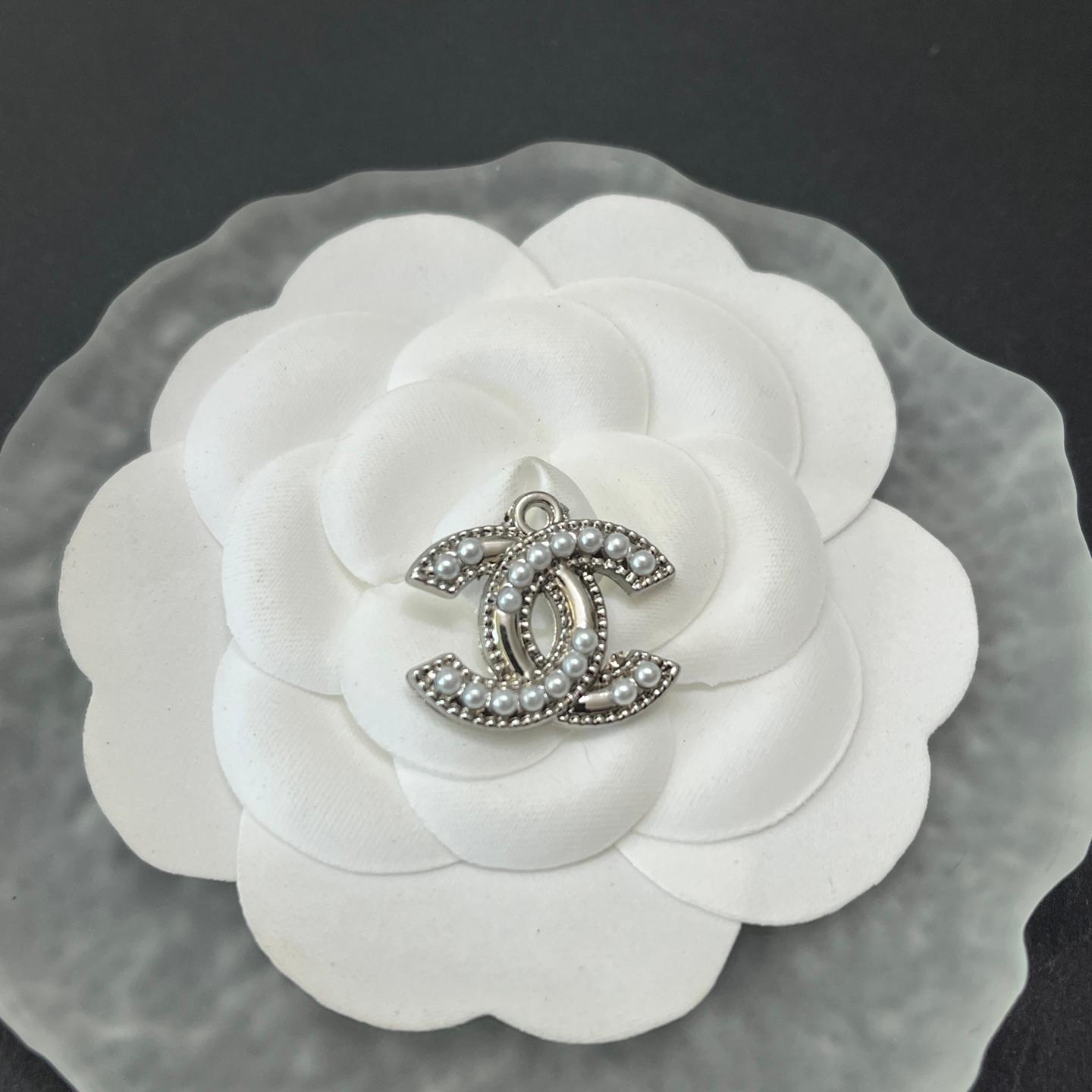 CC-Surface-applied pearl 21MM*19MM