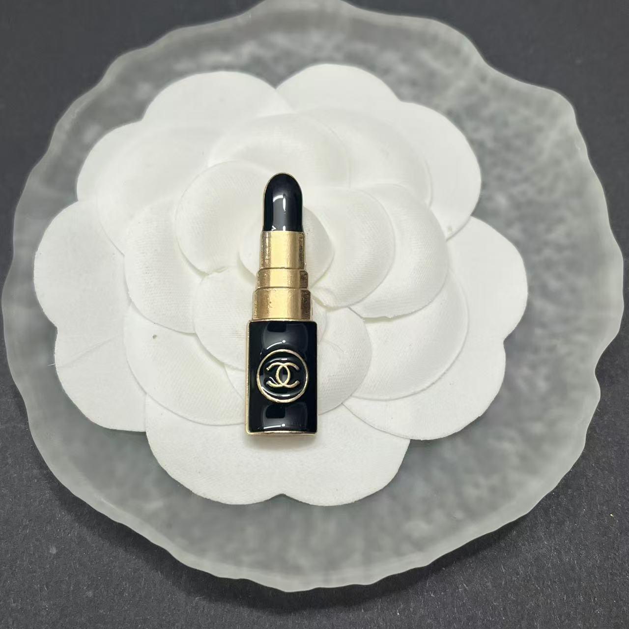 CC-Lipstick shape flat-backed 37MM*10MM