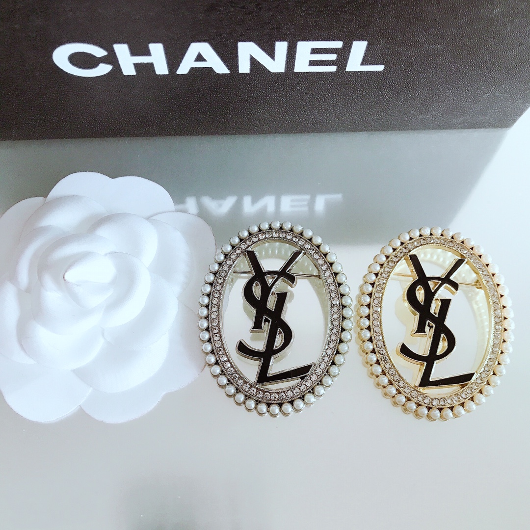 Y-Oval With Diamond  And Pearls 43MM*52MM