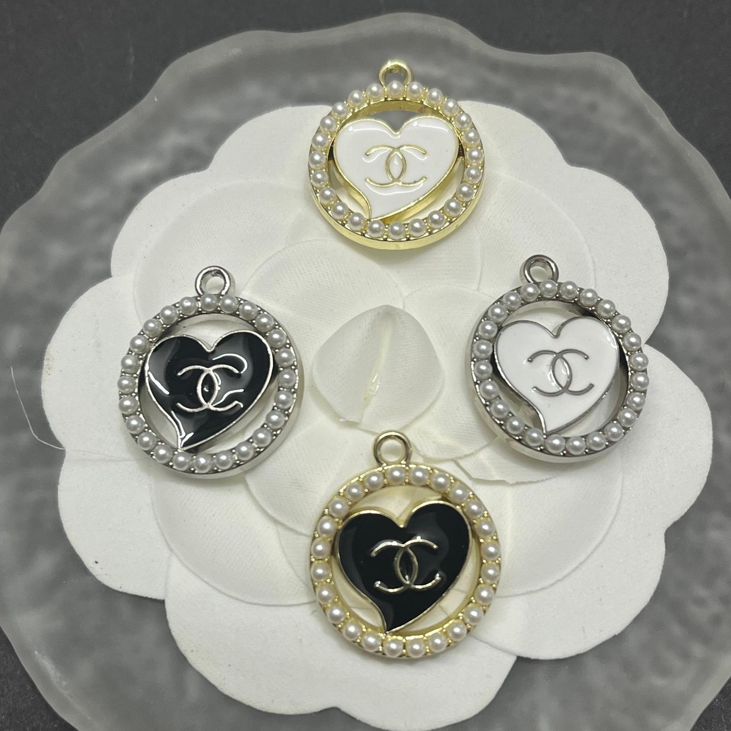 CC-Love Shape Hollow With Pearls 23MM*20MM