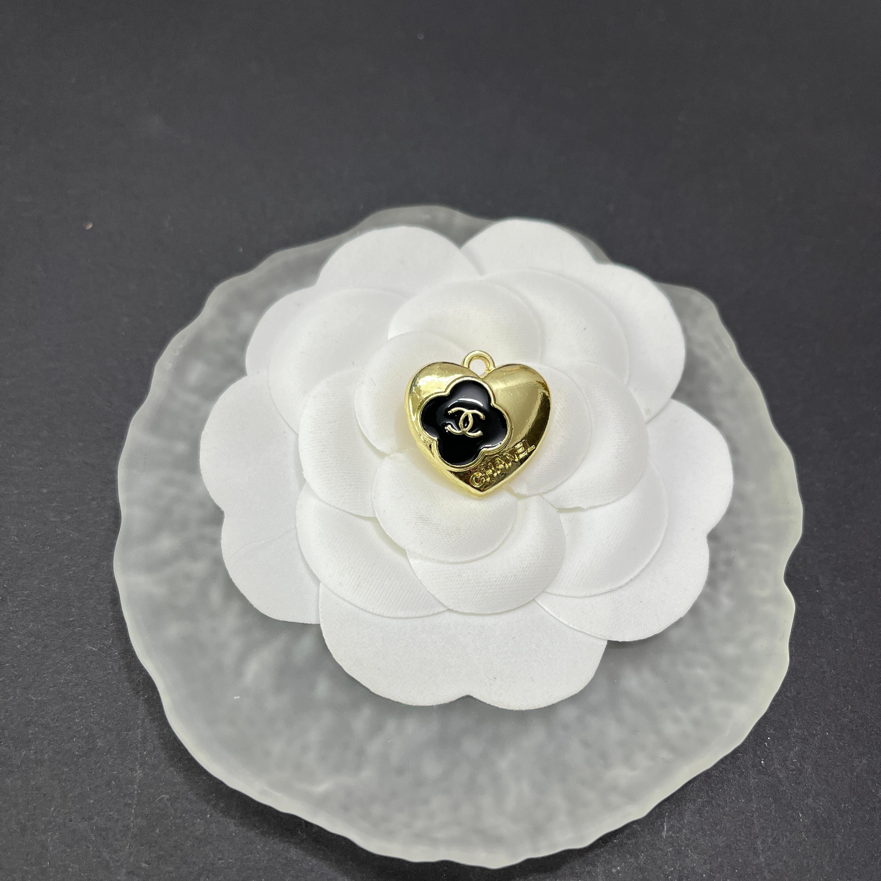 CC-Love Shape Metal Signage 20MM*22MM