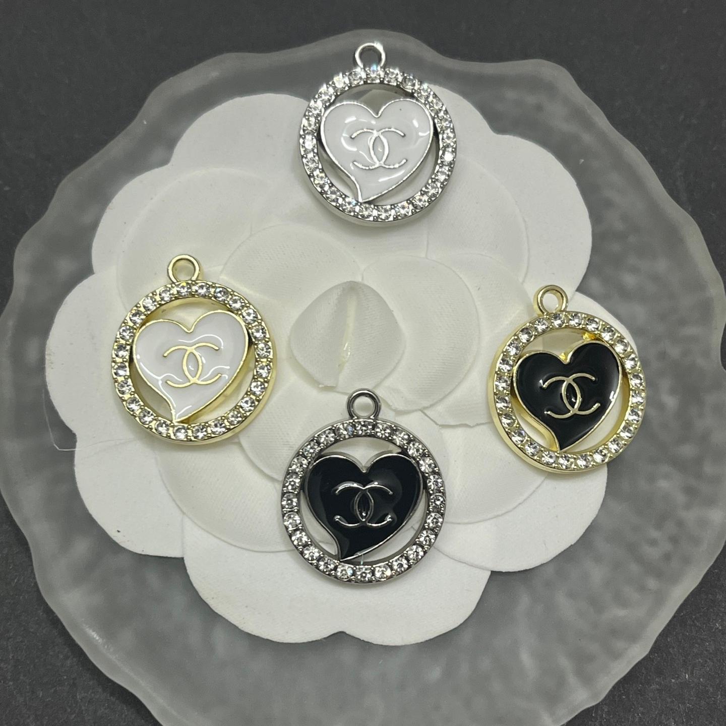 CC-Love Shape Hollow With Diamond 23MM*20MM