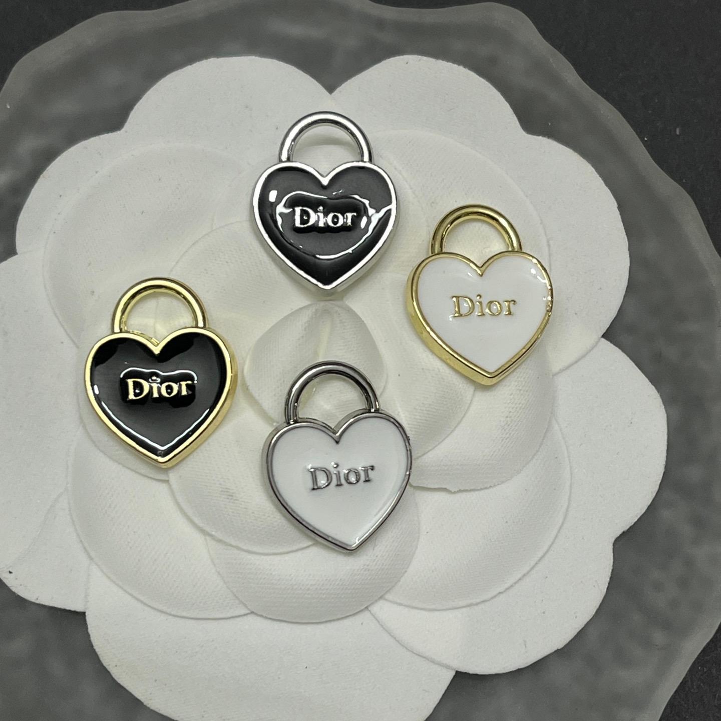 CC-Love Shape Metal Signage 19MM*15MM