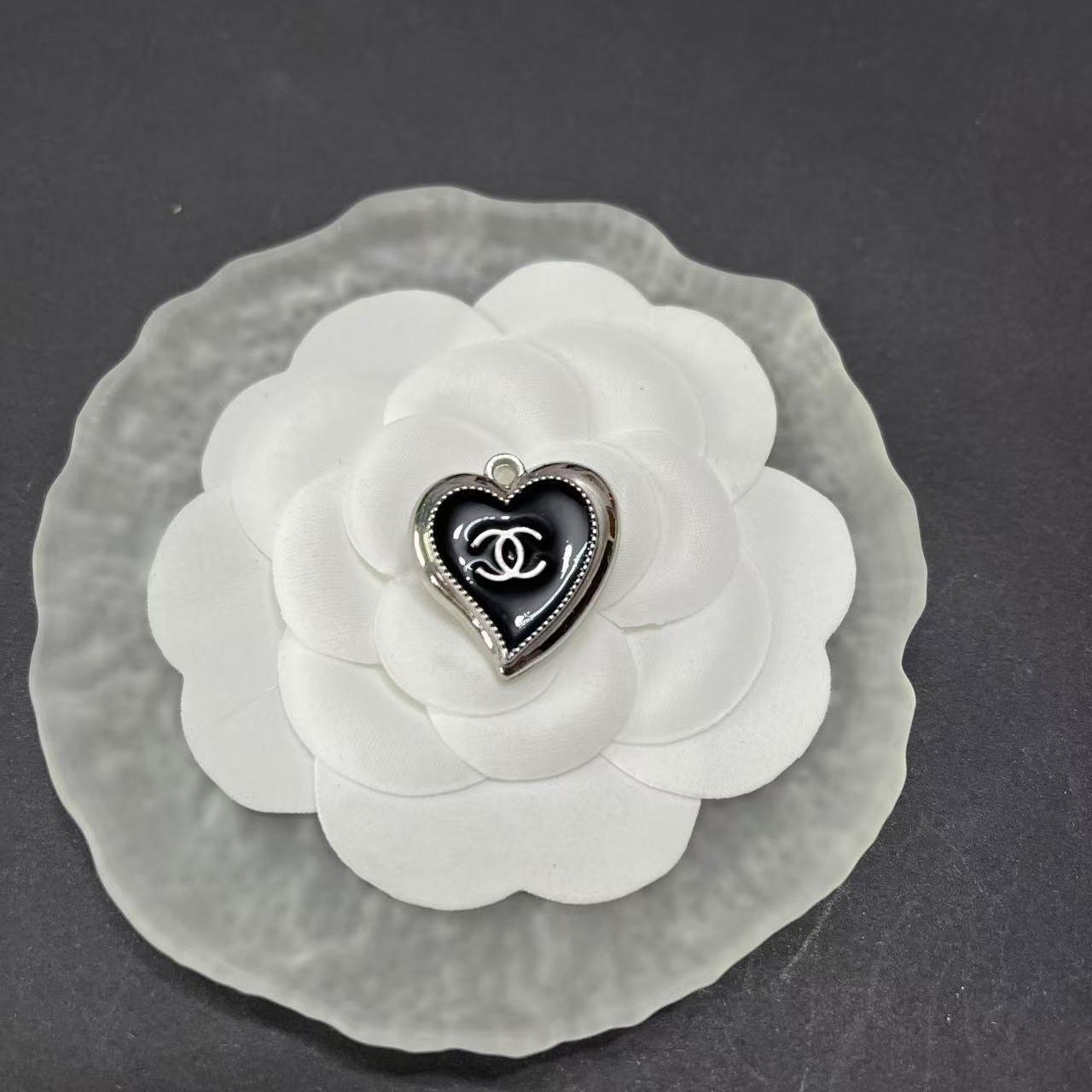 CC-Love Shape Metal Signage  21MM*23MM