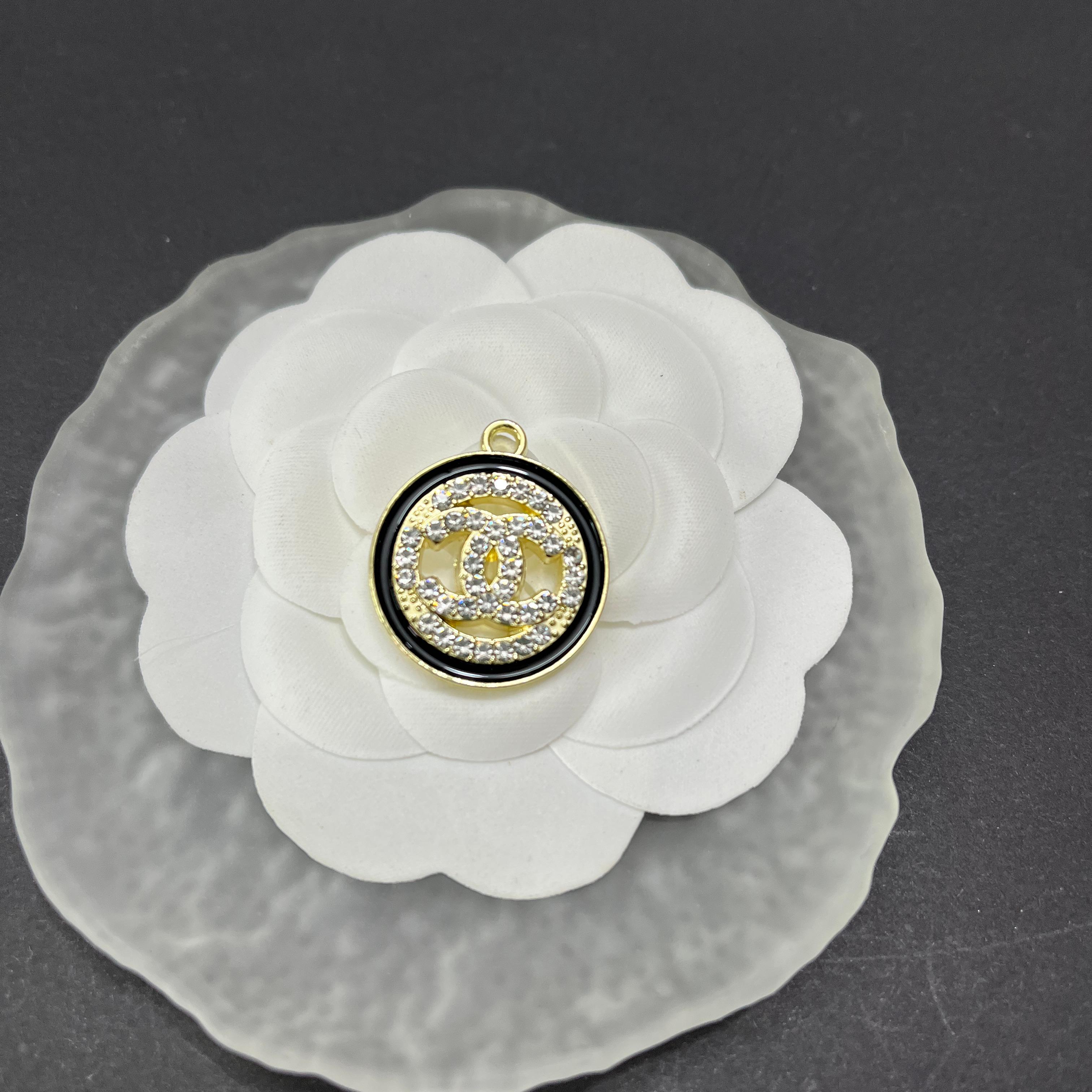 CC-Love Shape Hollow With Diamond 26MM*23MM