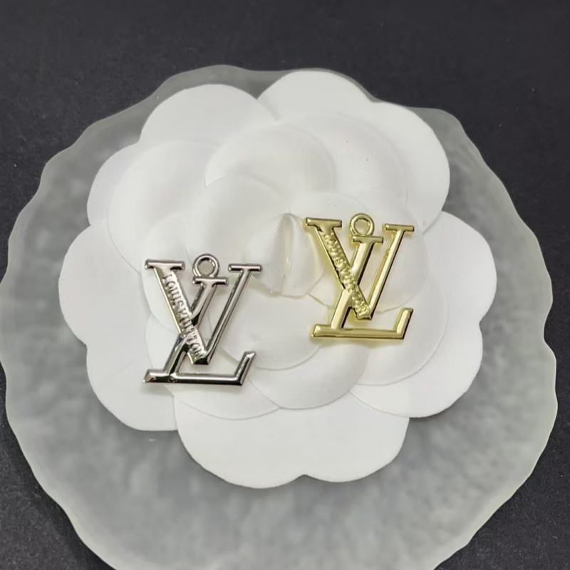 L-with letters in the middle 21MM*19MM