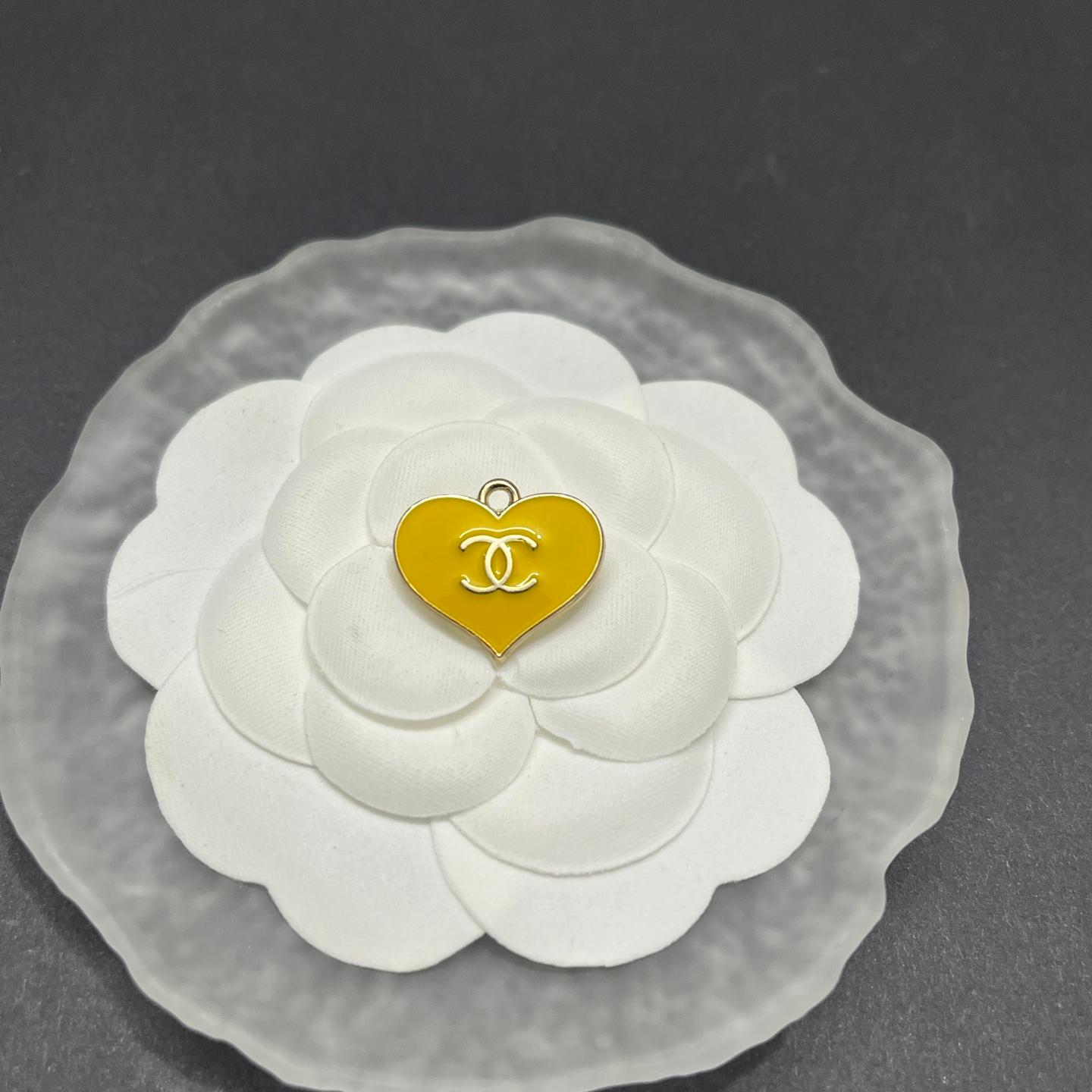 CC-Love shape Metal Signage 17MM*20MM