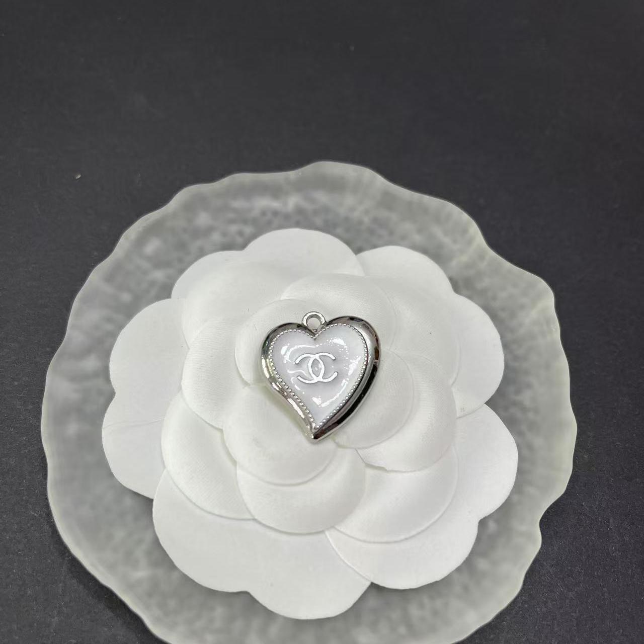 CC-Love Shape Metal Signage  21MM*23MM