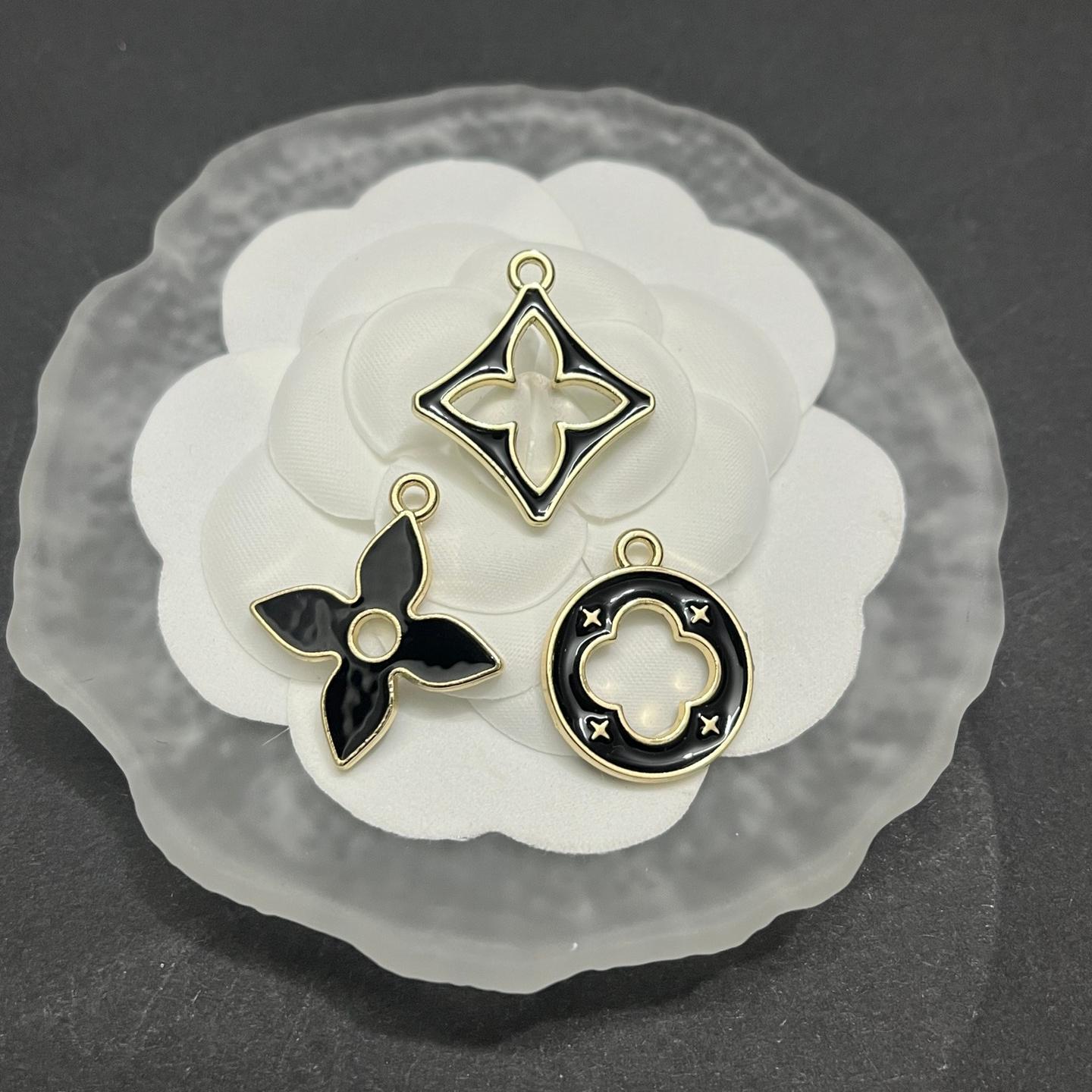 Three black four-leaf clover bracelet charms 26MM*24MM