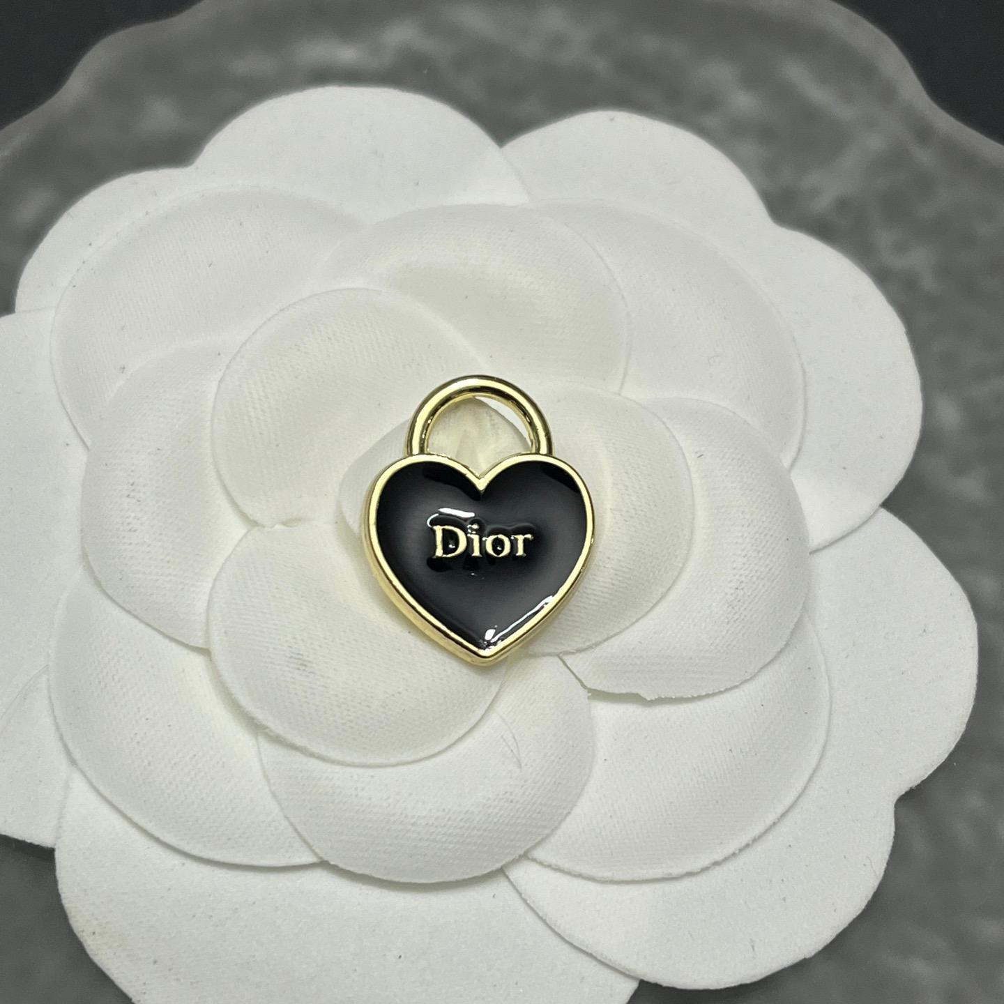 CC-Love Shape Metal Signage 19MM*15MM