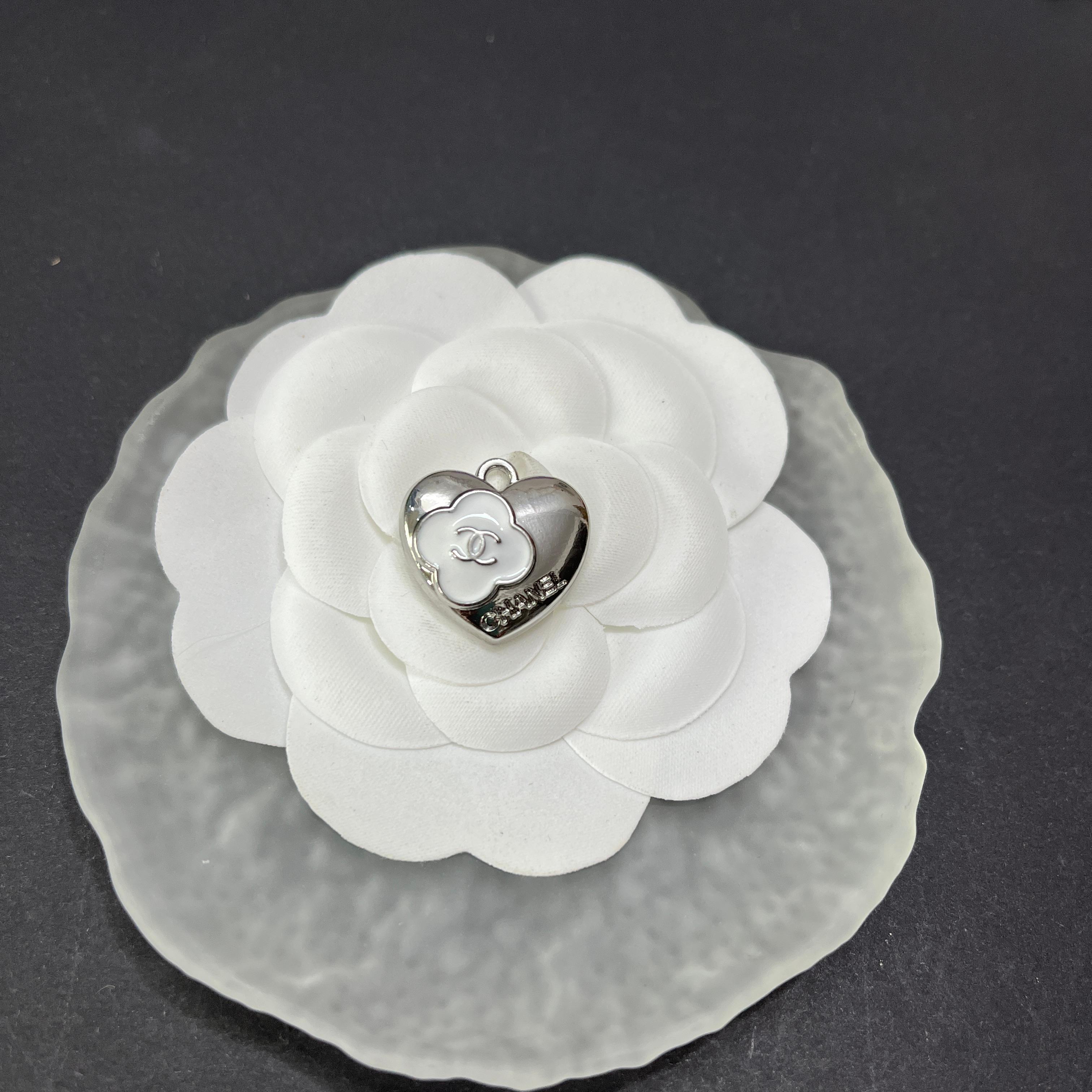 CC-Love Shape Metal Signage 20MM*22MM