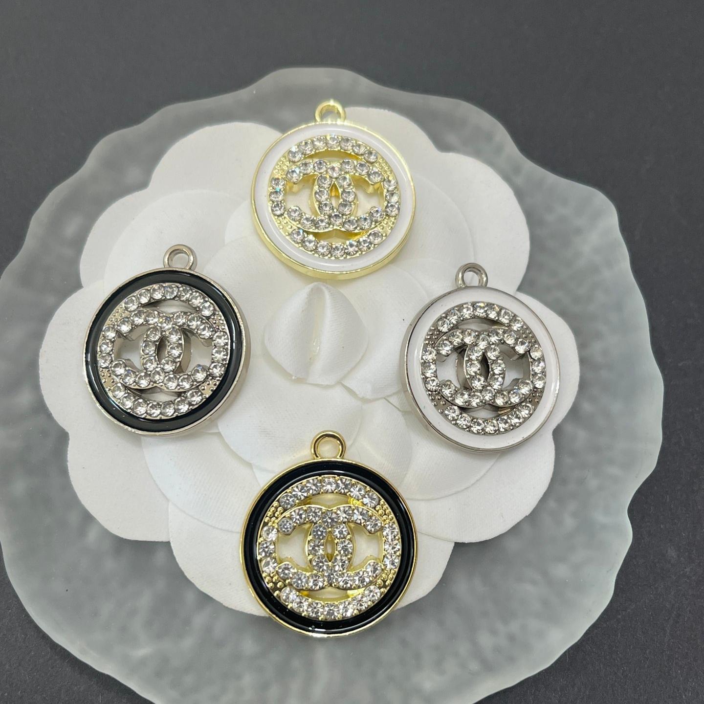 CC-Love Shape Hollow With Diamond 26MM*23MM