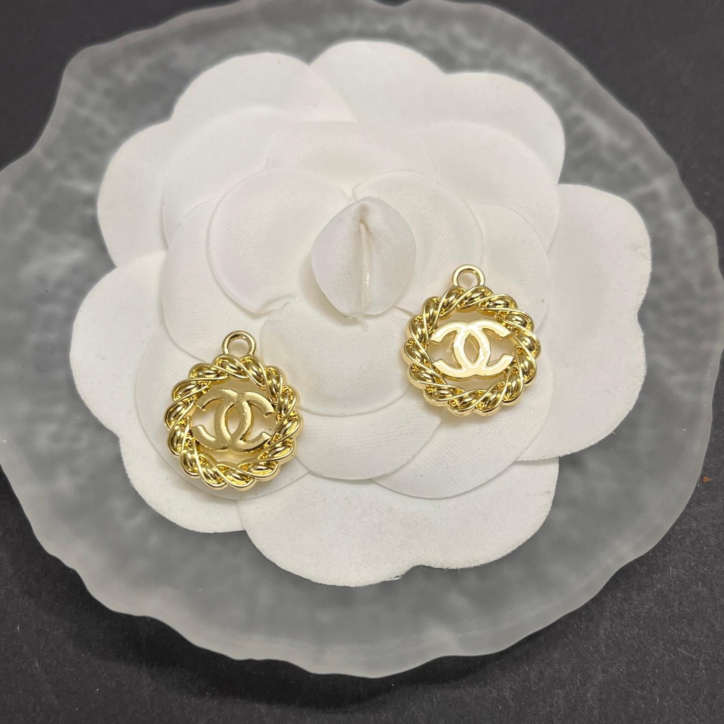 CC-Round Threaded Shape Metal Signage 19MM*16MM