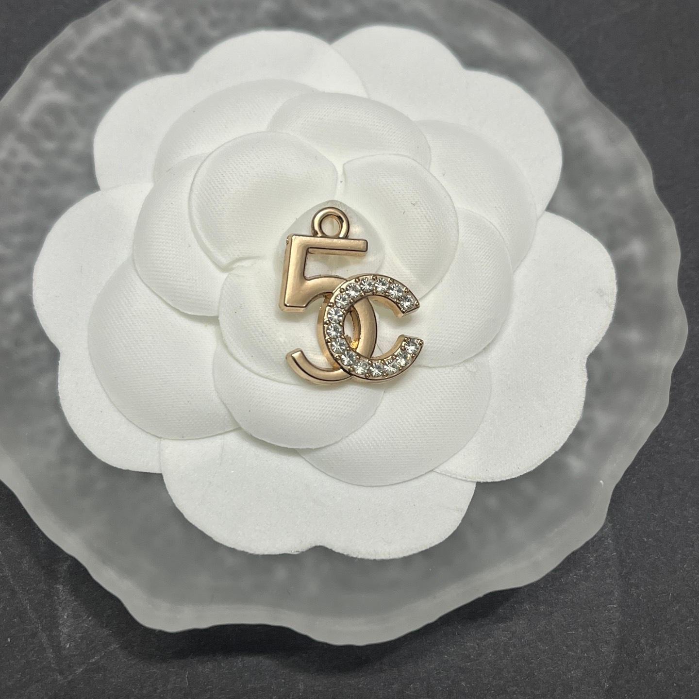 CC with 5-shaped design 21MM*18MM