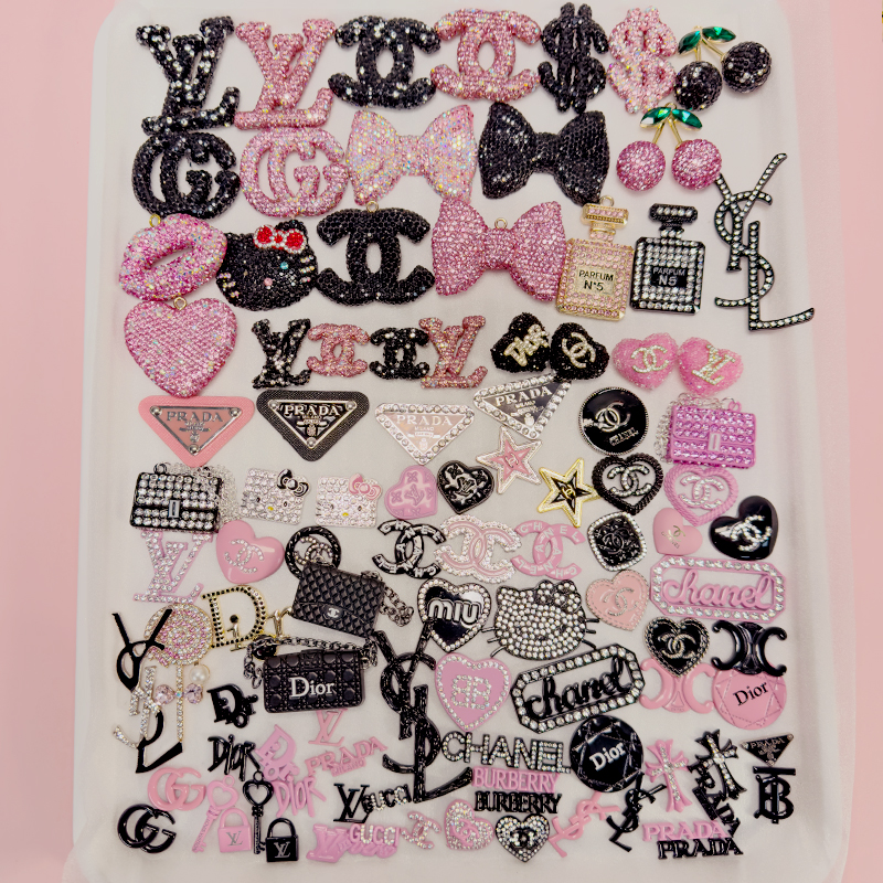 50-100PCS MIX PINK-BLACK LUX CHARMS