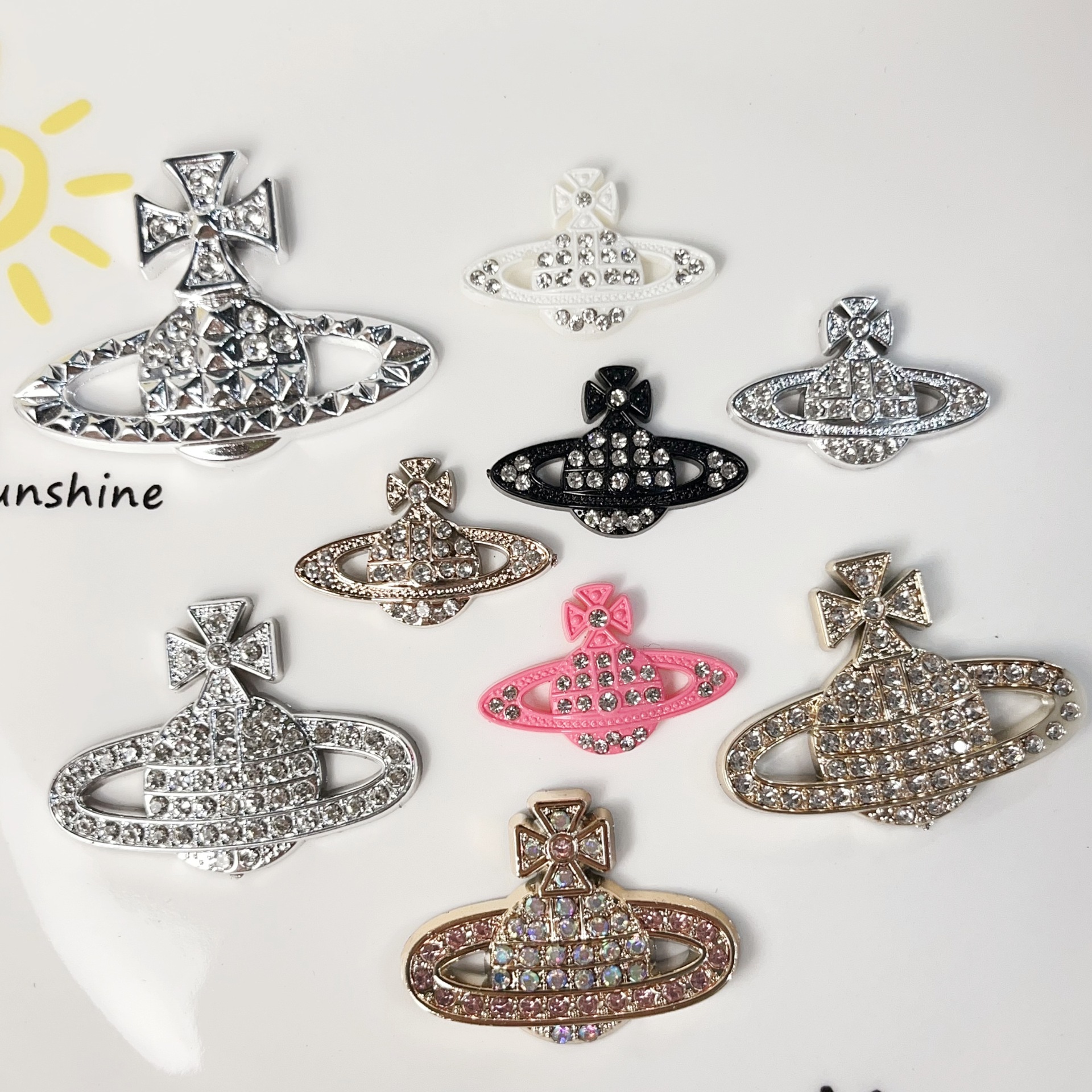 A Bag of（10PCS）Non-Metal Saturn With Diamonds