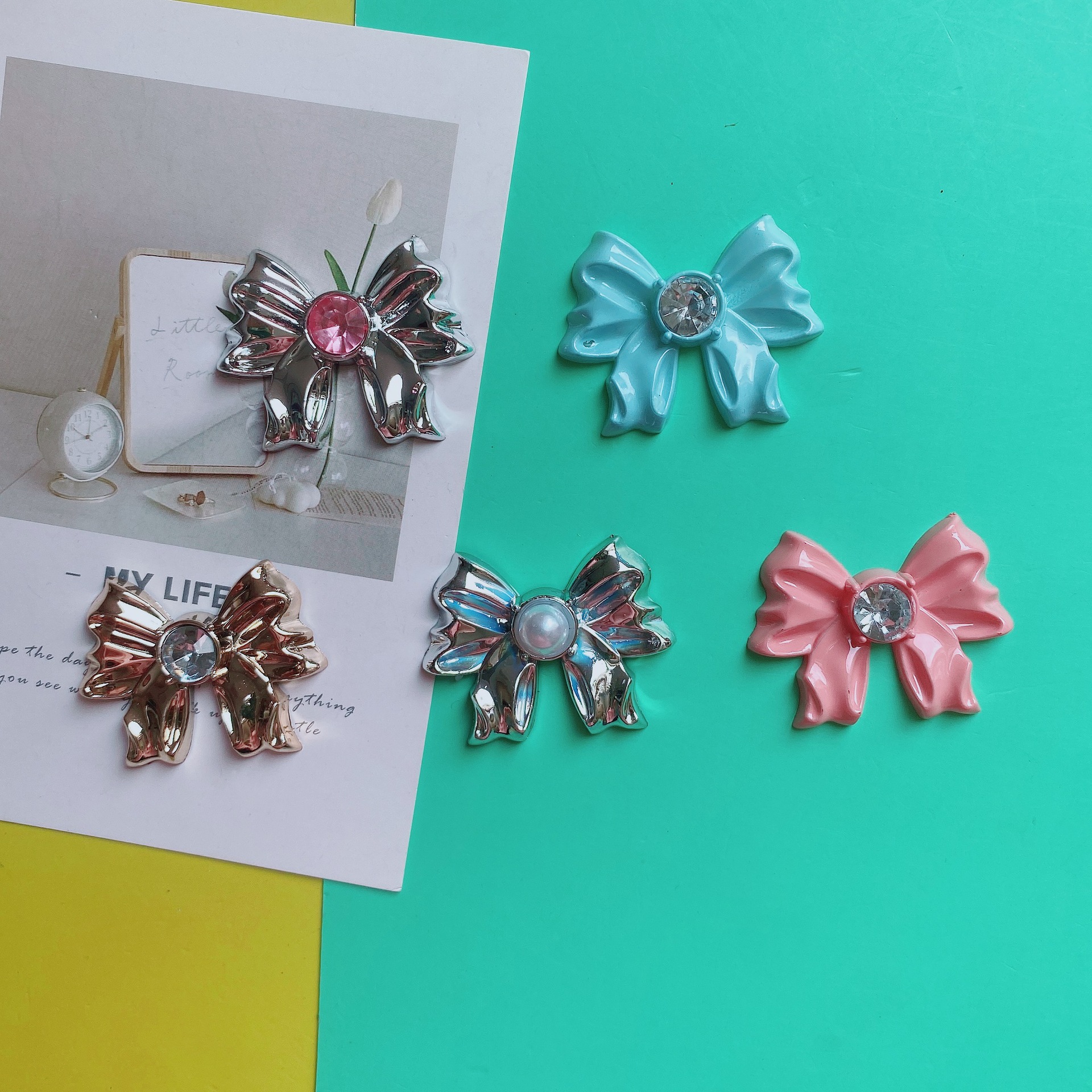 A Bag of（10PCS）Non-Metal Butterfly bow with diamonds