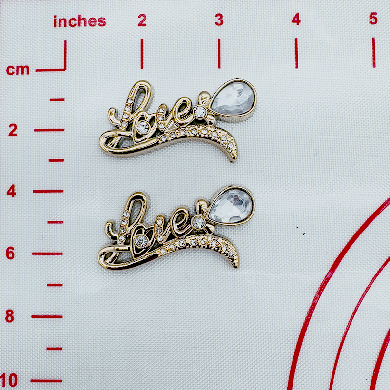 A Bag of（10PCS）Non-Metal With Diamonds love