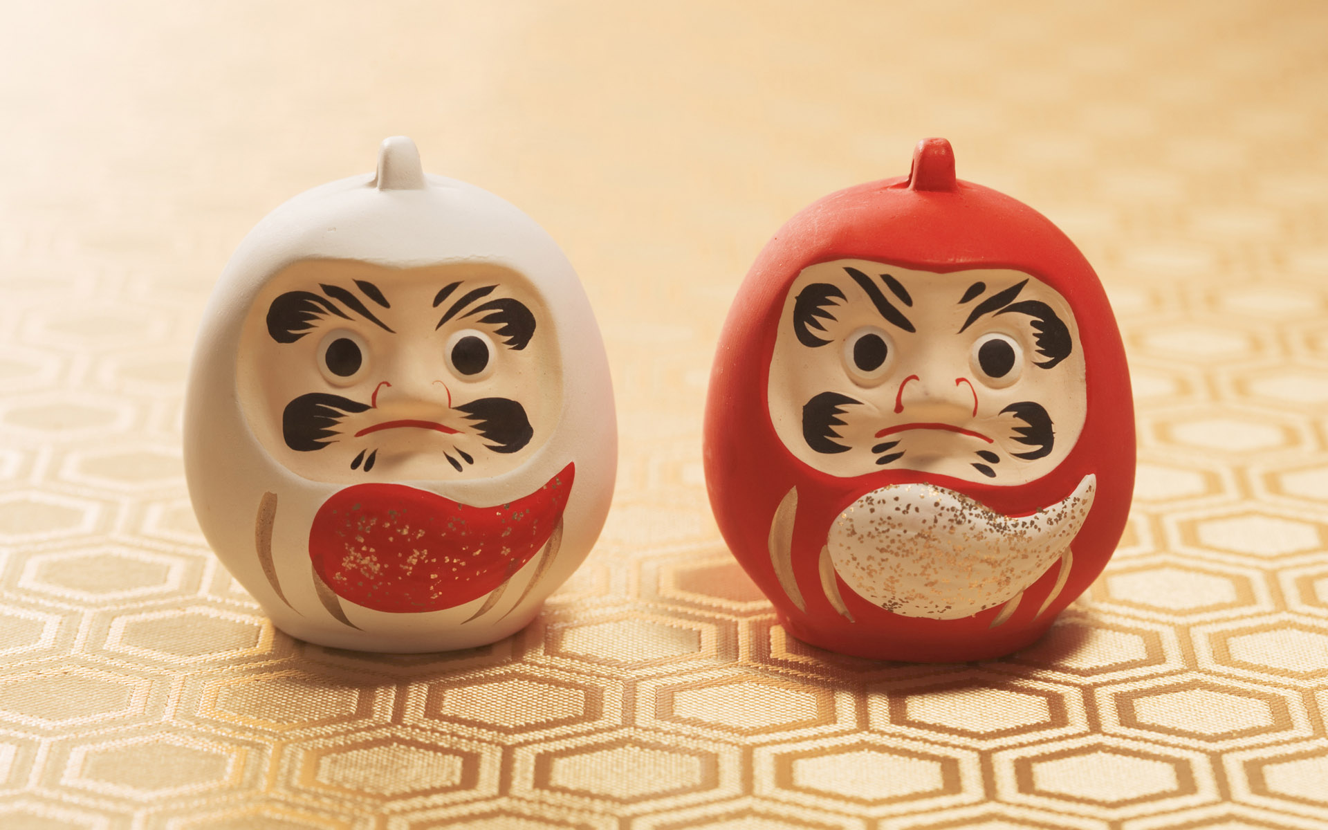 Ornament/Decorative vase