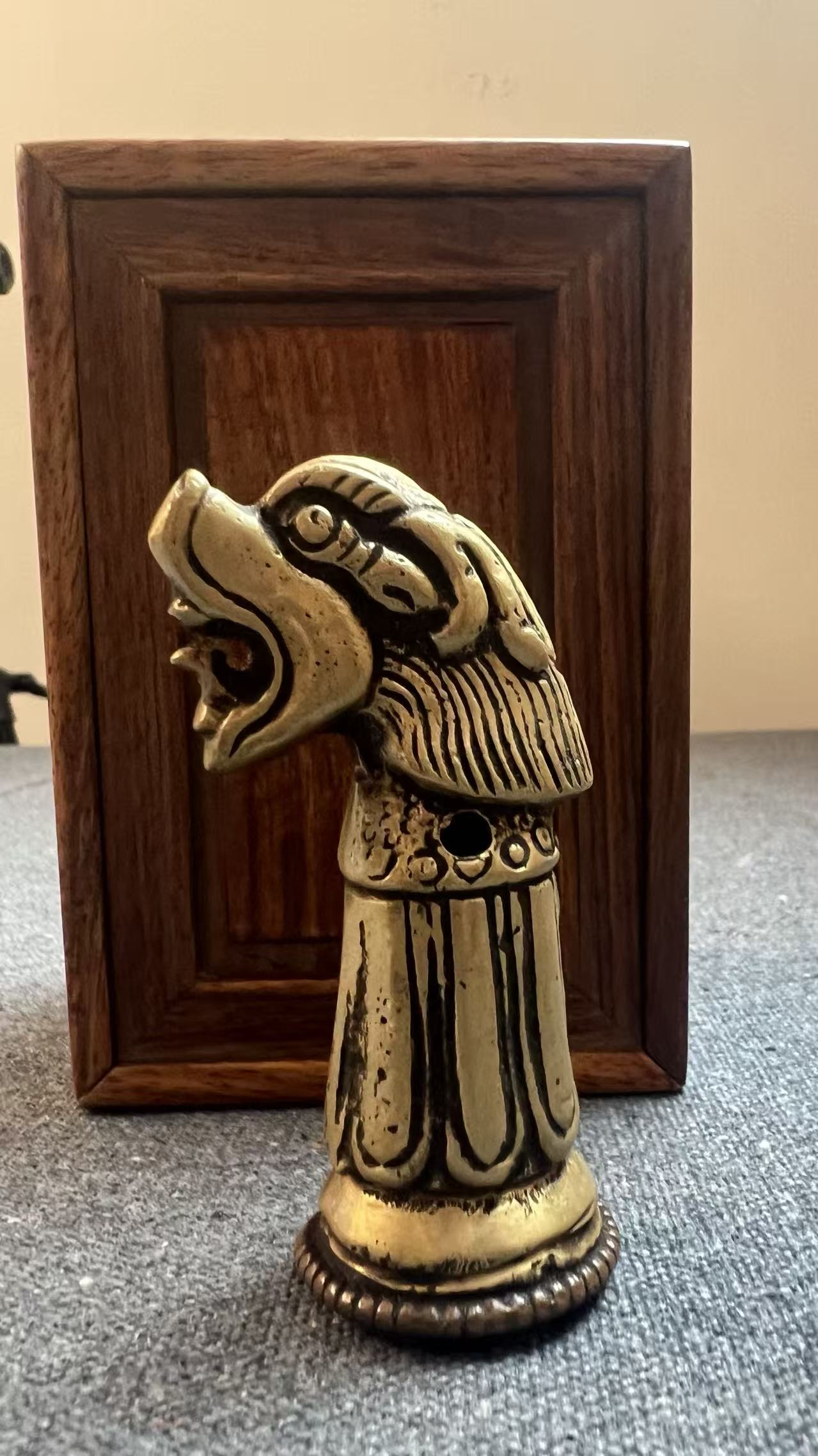 Iron Seal with Precious Umbrella Design